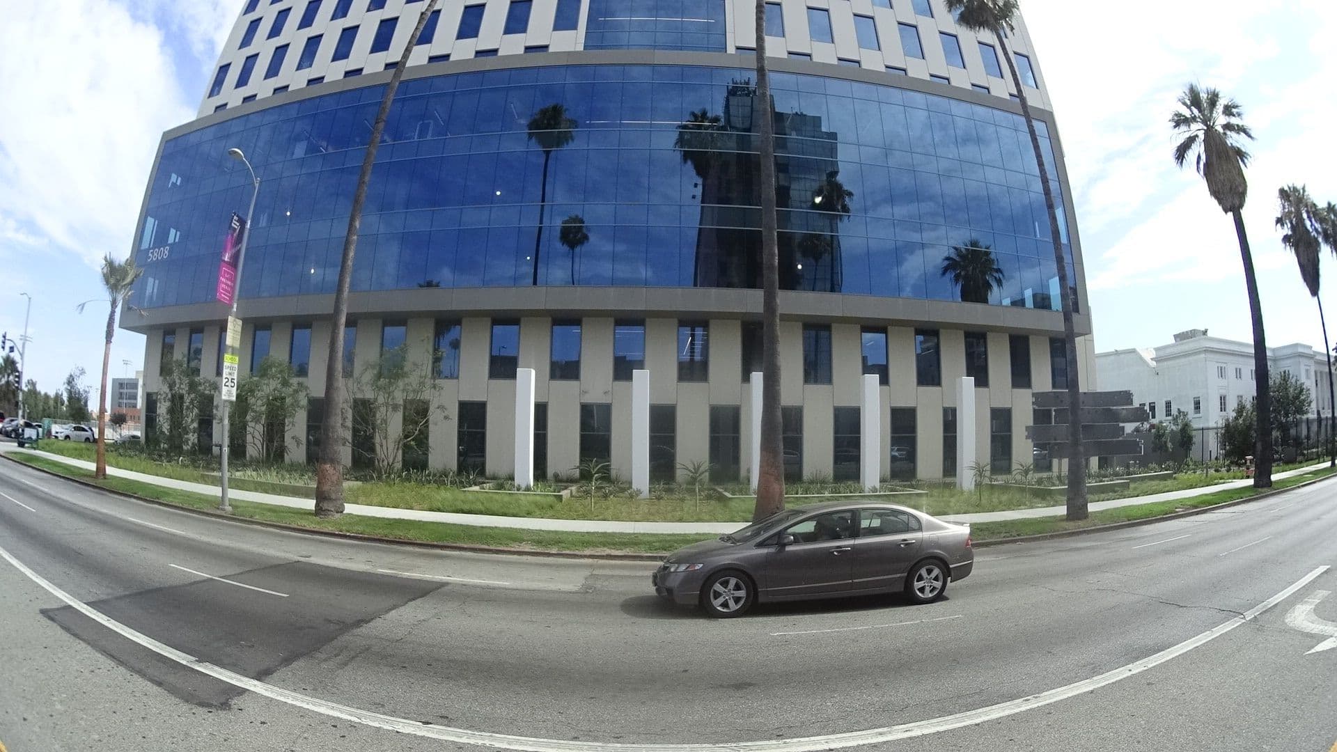 Street view near Hollywood Metropolitan Hotel, Hollywood — © mly_la (CC BY-SA · Mapillary)