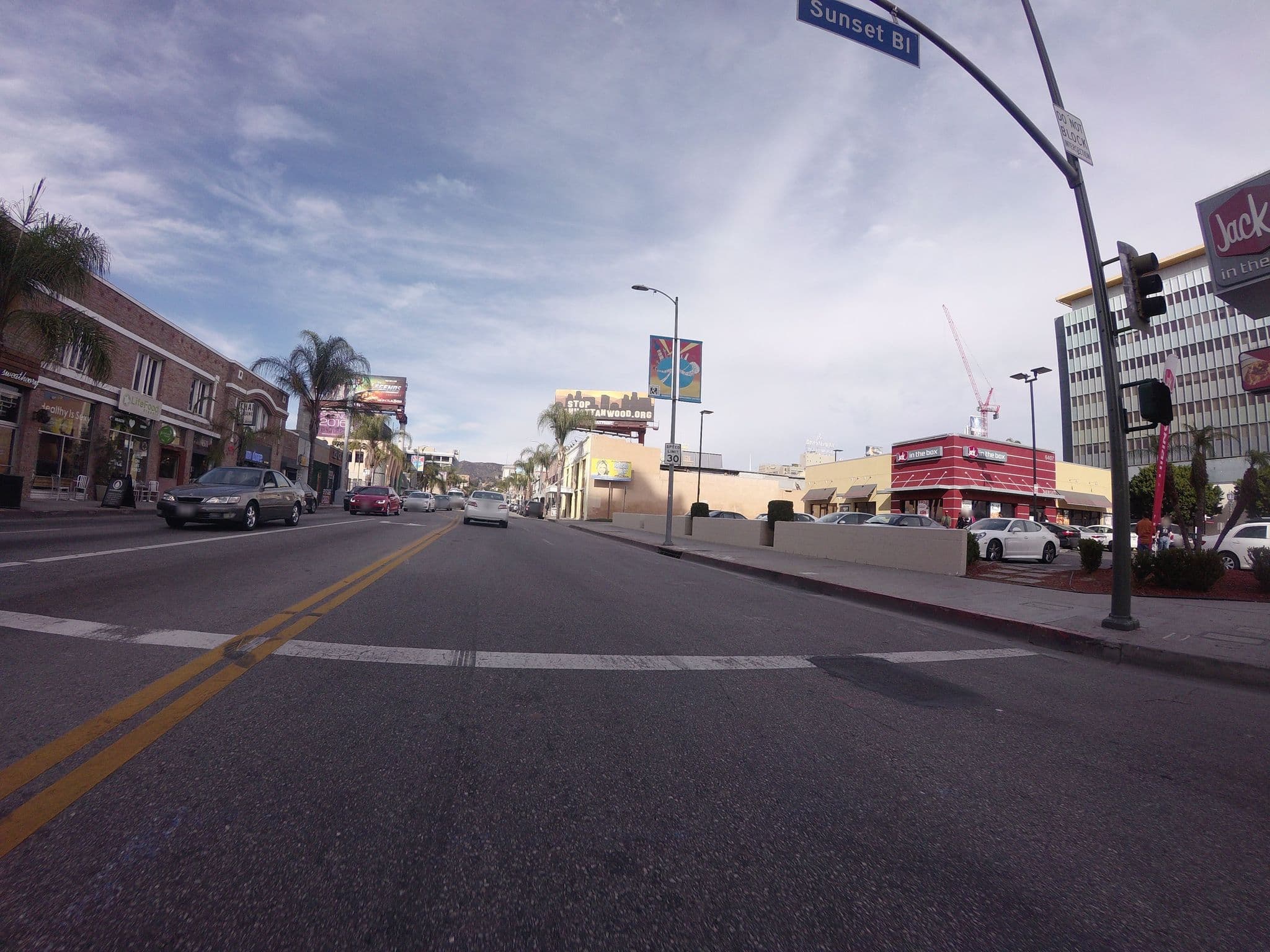 Street view near The BEhive, Hollywood — © millenbop (CC BY-SA · Mapillary)