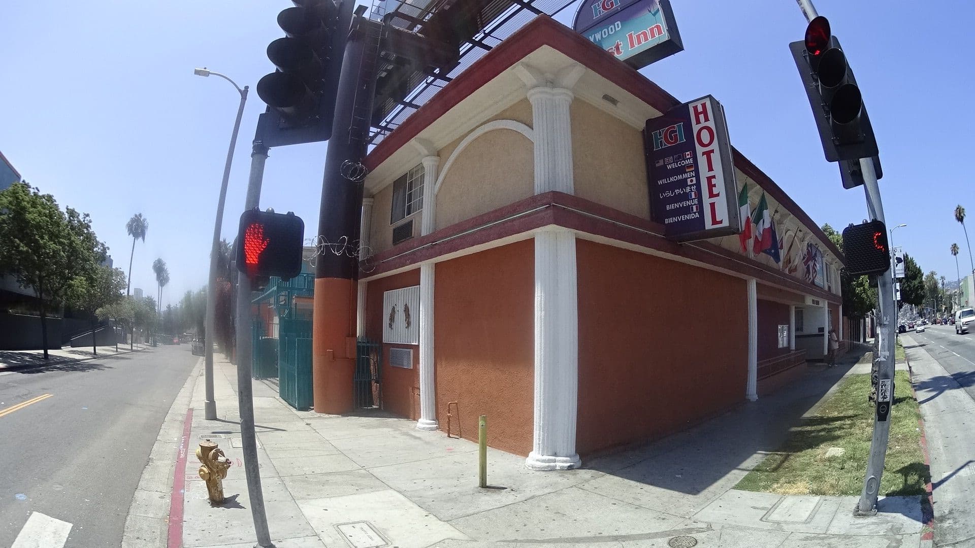Street view near The Roach Motel, Hollywood — © mly_la (CC BY-SA · Mapillary)