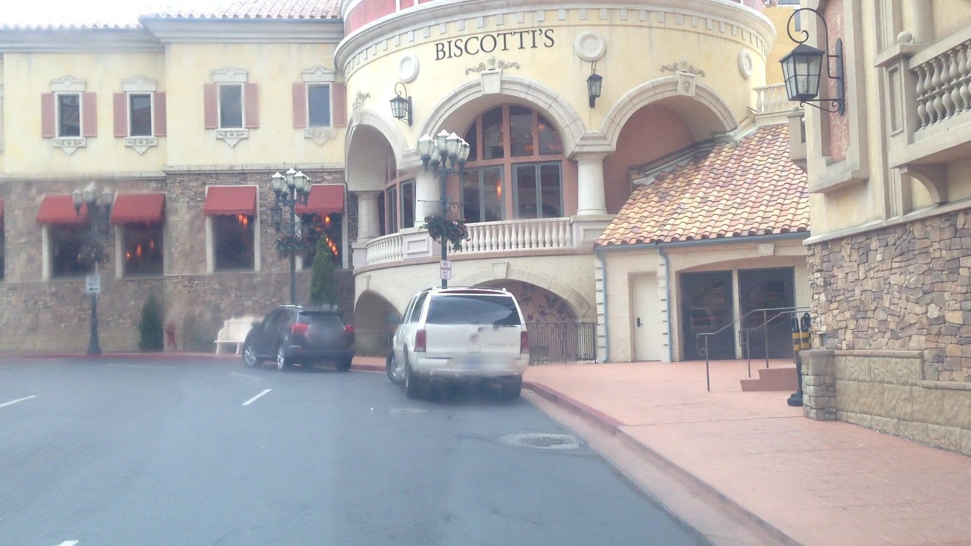 Street view near Peppermill Resort Spa Casino, Reno — © lvl5 (CC BY-SA · Mapillary)