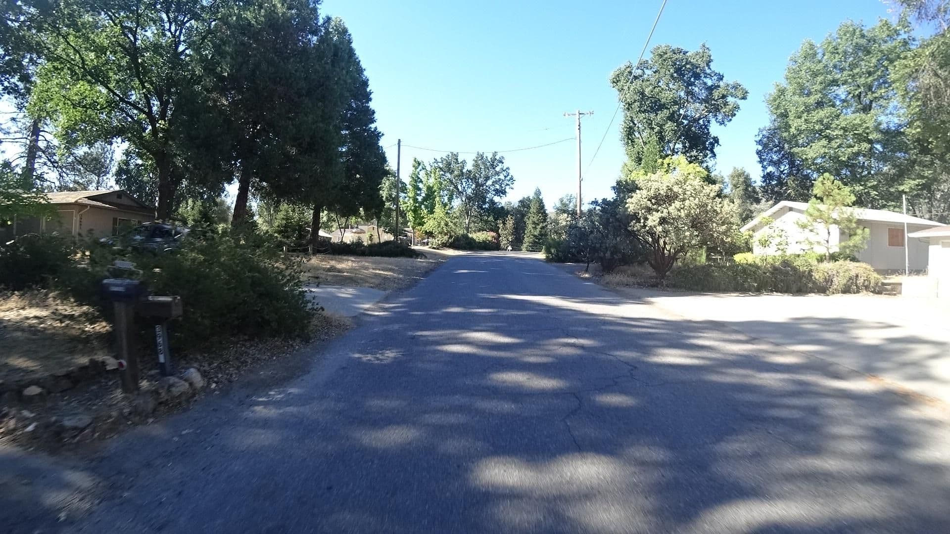 Street view near A Haven Of Rest, Ahwahnee — © marker_geo (CC BY-SA · Mapillary)