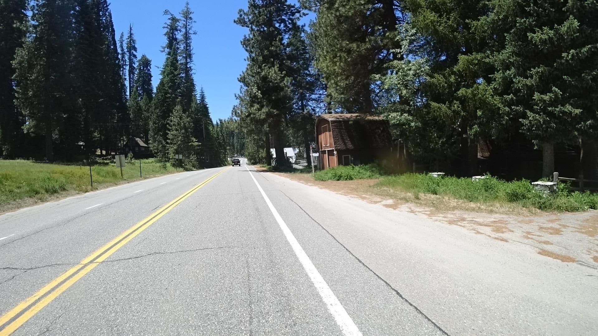 Street view near Owl's Nest Lodging, Ahwahnee — © marker_geo (CC BY-SA · Mapillary)