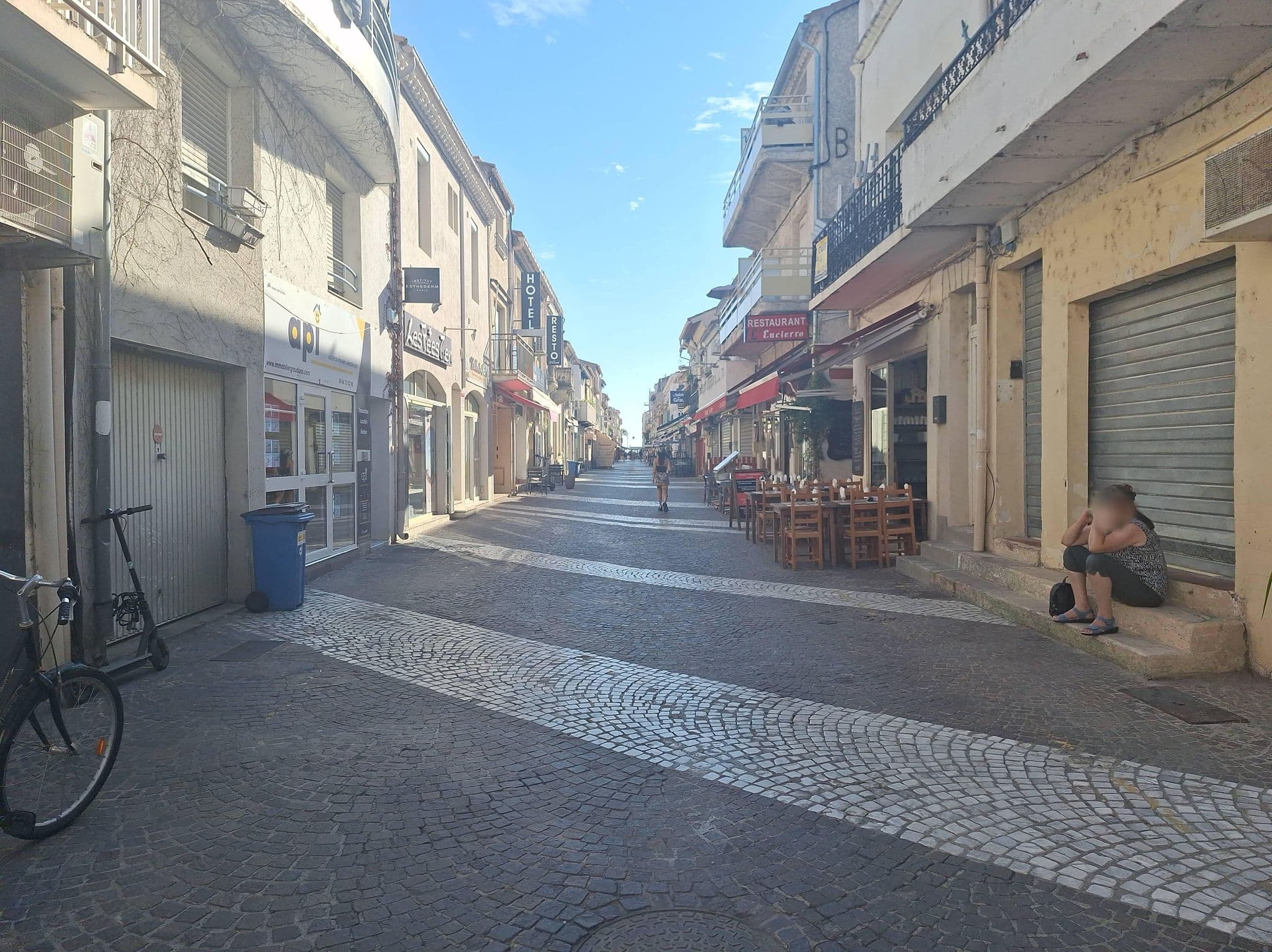 Street view near Le Grand Sud, Le Grau-du-Roi — © OnuMa (CC BY-SA · Mapillary)