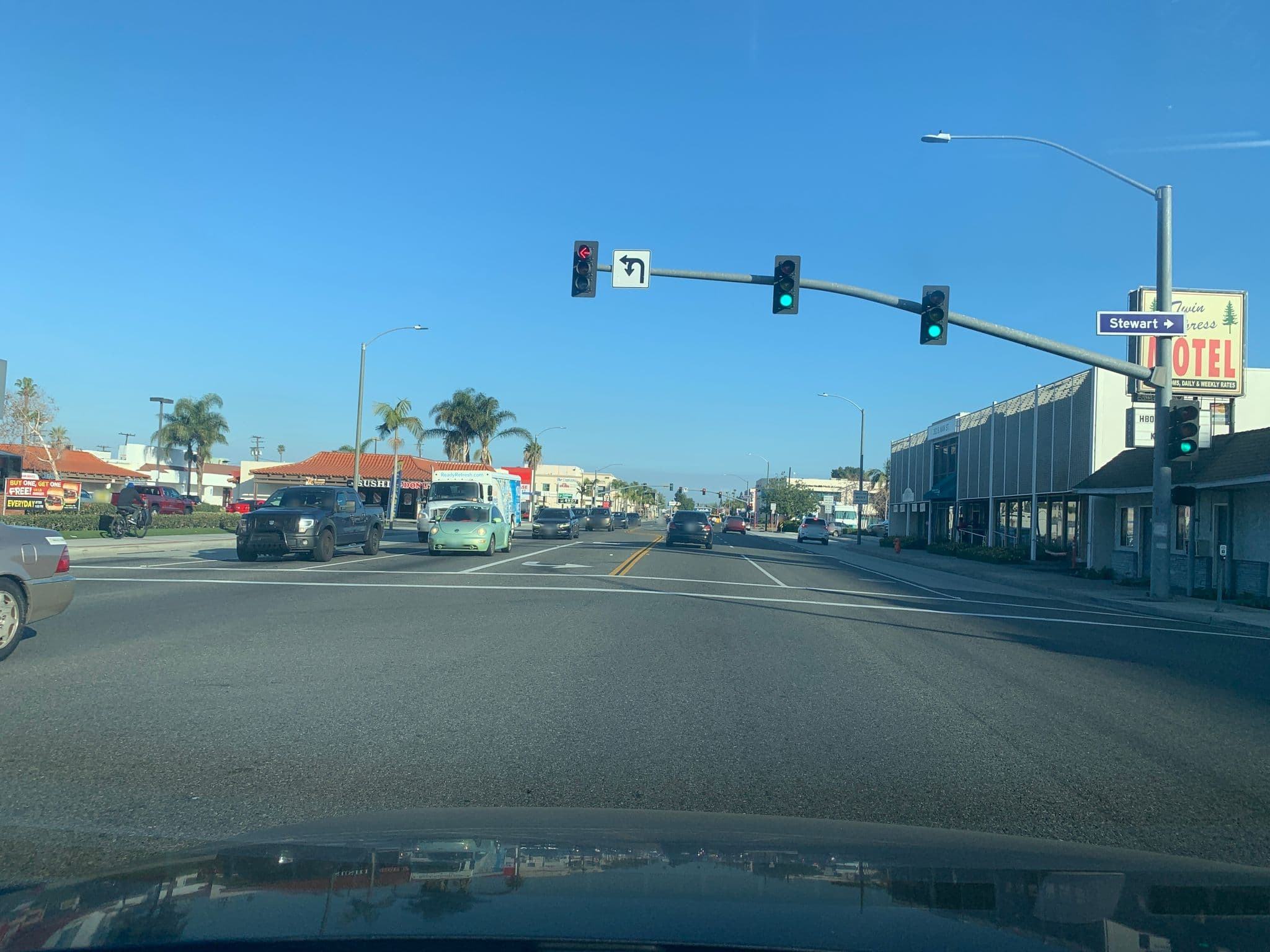 Street view near Twin Cypress Motel, Orange — © jae1440 (CC BY-SA · Mapillary)
