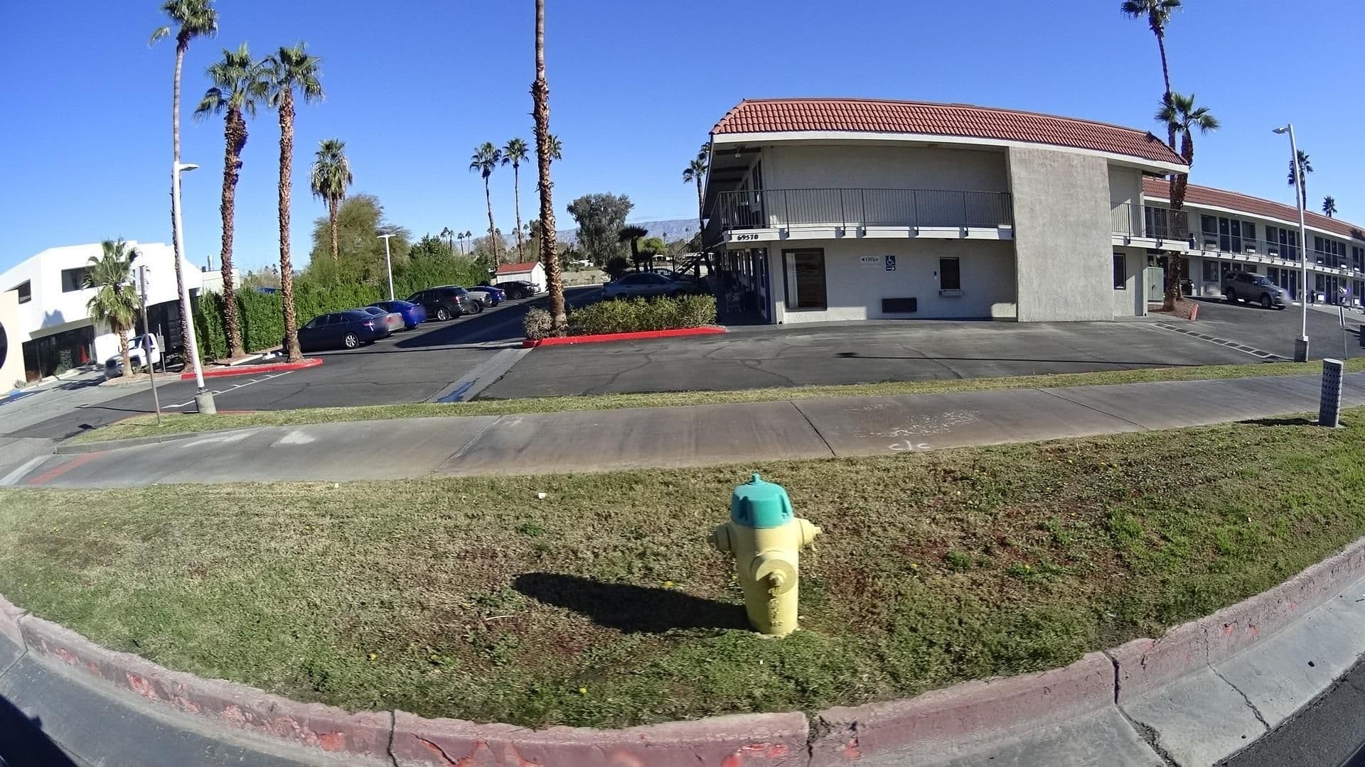 Street view near Motel 6, Cathedral City — © marker_geo (CC BY-SA · Mapillary)