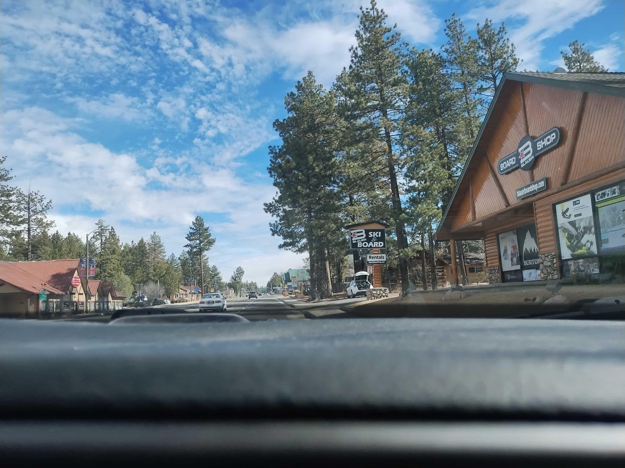 Street view near pine haven cottages, Big Bear Lake — © inlandurbanist (CC BY-SA · Mapillary)