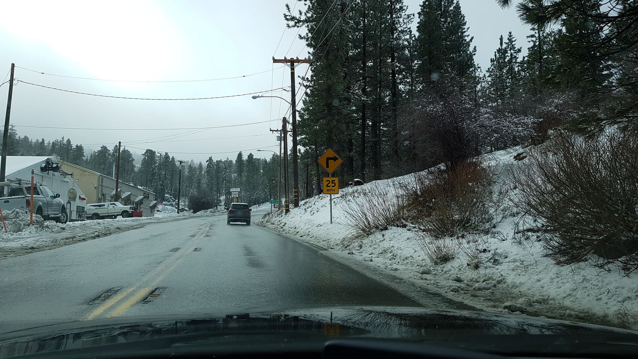 Street view near Big Bear Cool Cabins, Big Bear Lake — © igorzo (CC BY-SA · Mapillary)