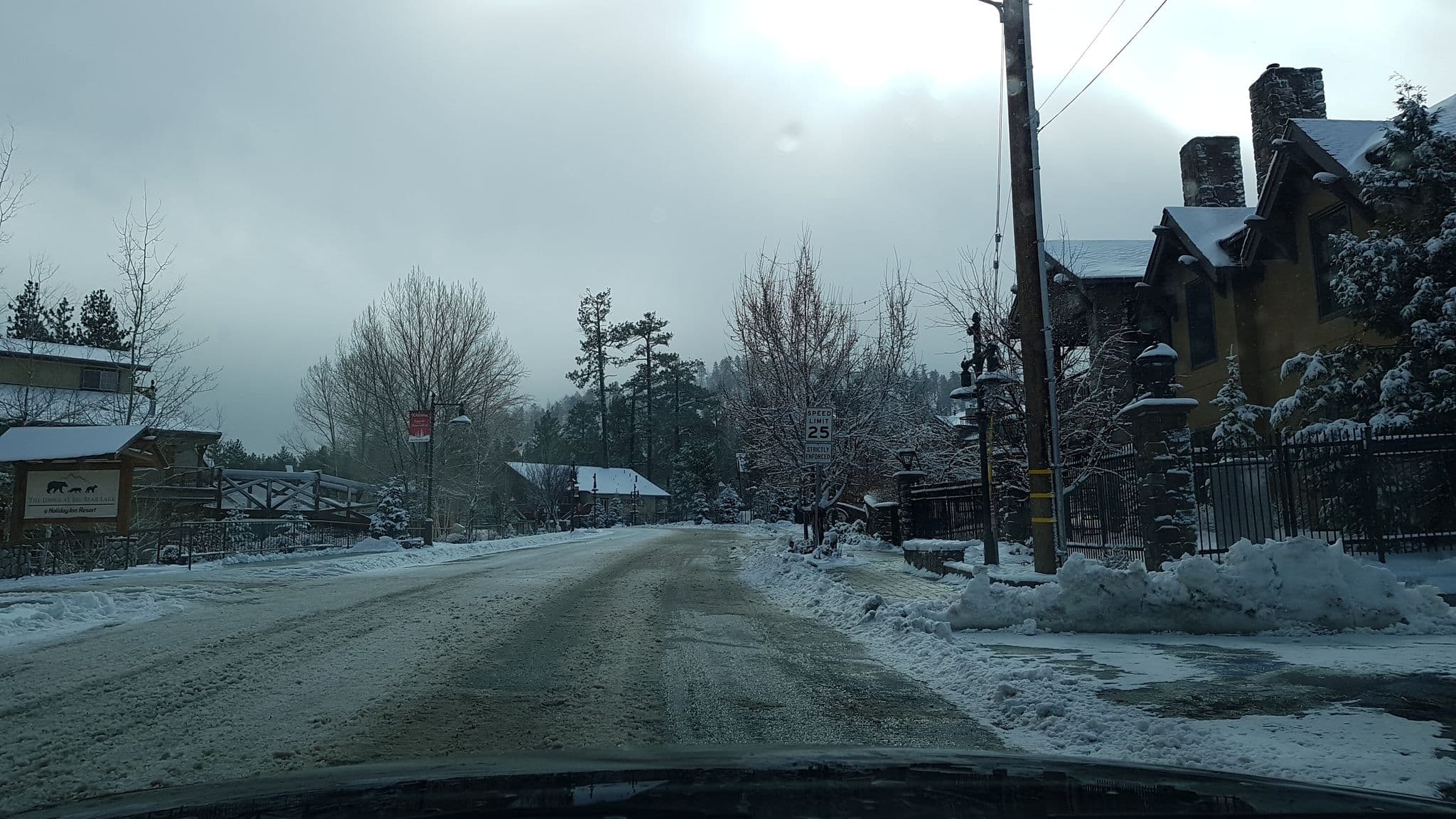 Street view near Bluegreen Vacations, Big Bear Lake — © igorzo (CC BY-SA · Mapillary)