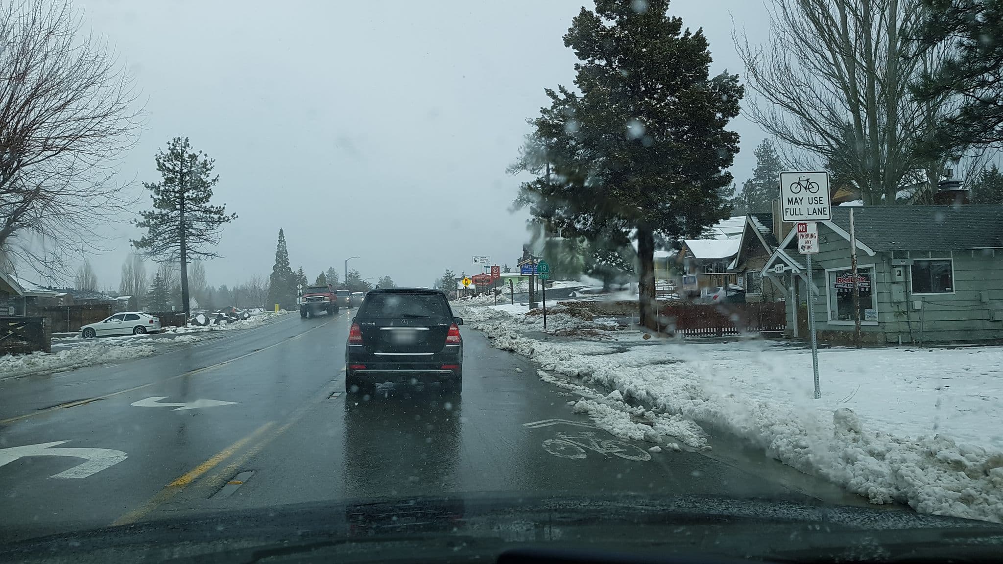 Street view near Forest Shores Lakefront Condos & Suites Inn Big Bear Lake, Big Bear Lake — © igorzo (CC BY-SA · Mapillary)