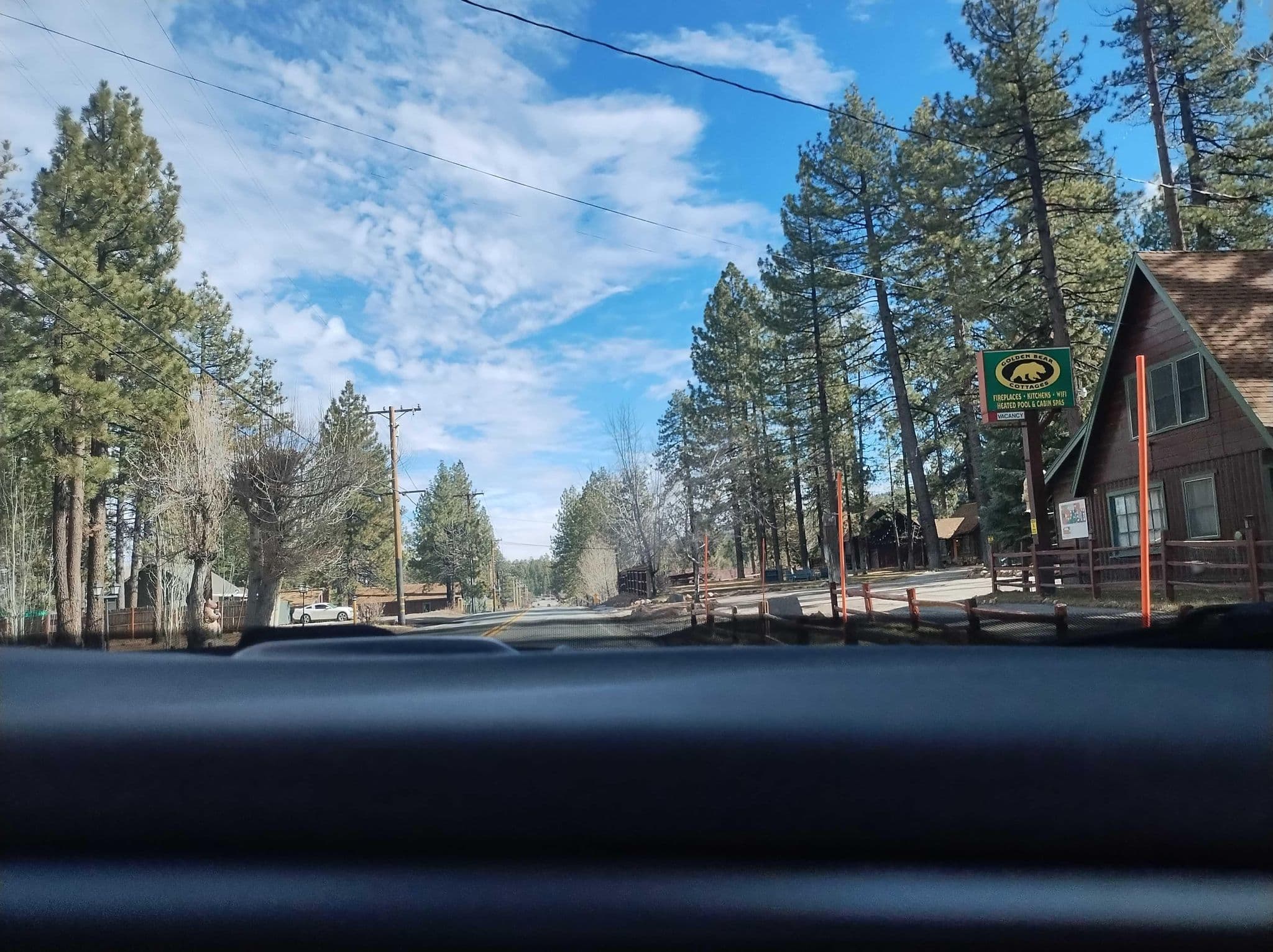 Street view near Shaggy Bear Cabin, Big Bear Lake — © inlandurbanist (CC BY-SA · Mapillary)