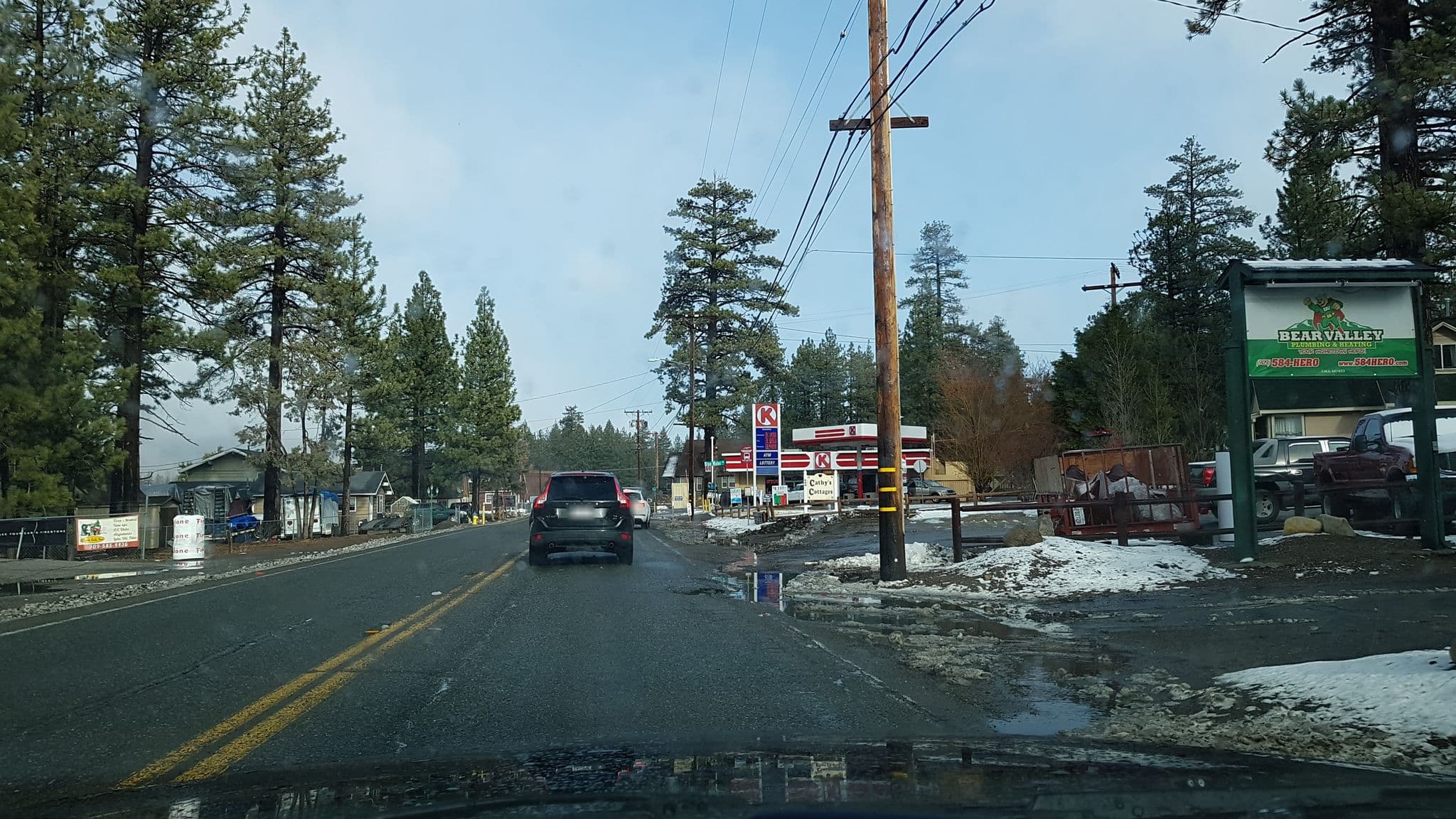 Street view near Destination Big Bear, Big Bear City — © igorzo (CC BY-SA · Mapillary)