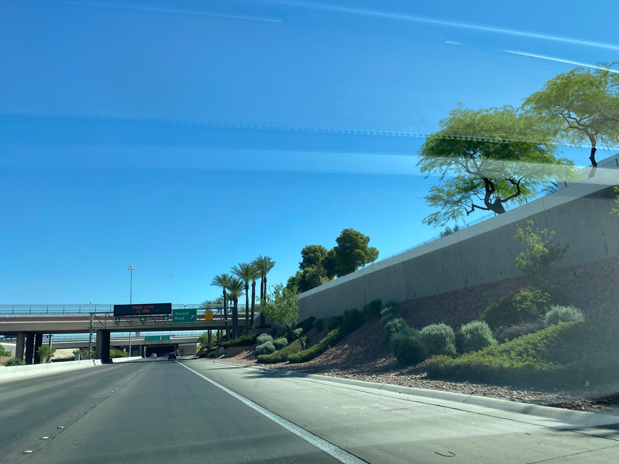 Street view near Marriott Courtyard Convention Center, Paradise — © matsayz (CC BY-SA · Mapillary)