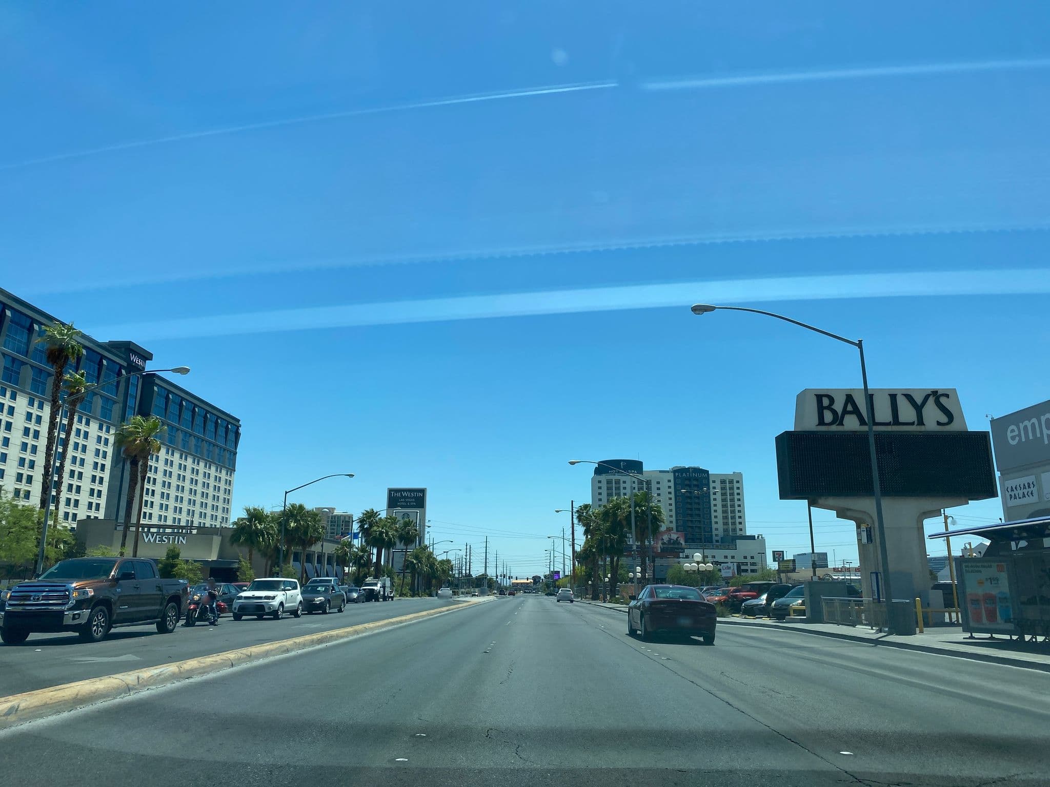 Street view near Royal Sonesta Hotel, Paradise — © matsayz (CC BY-SA · Mapillary)