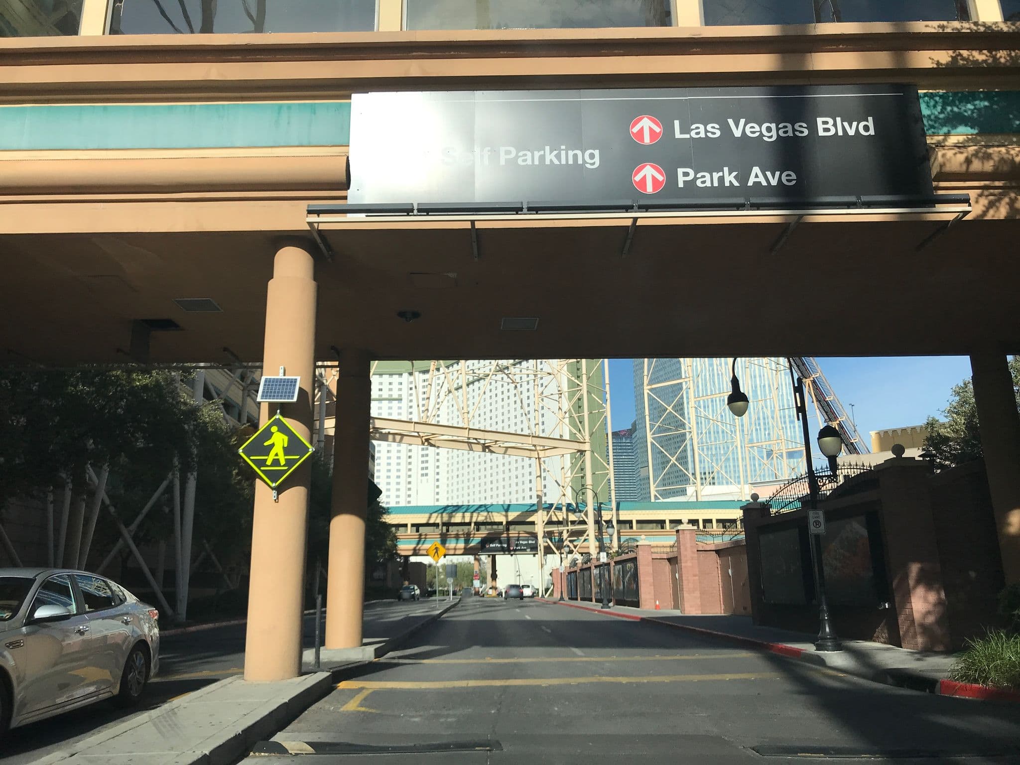 Street view near new york new york valet pick-up, Paradise — © amandamims (CC BY-SA · Mapillary)