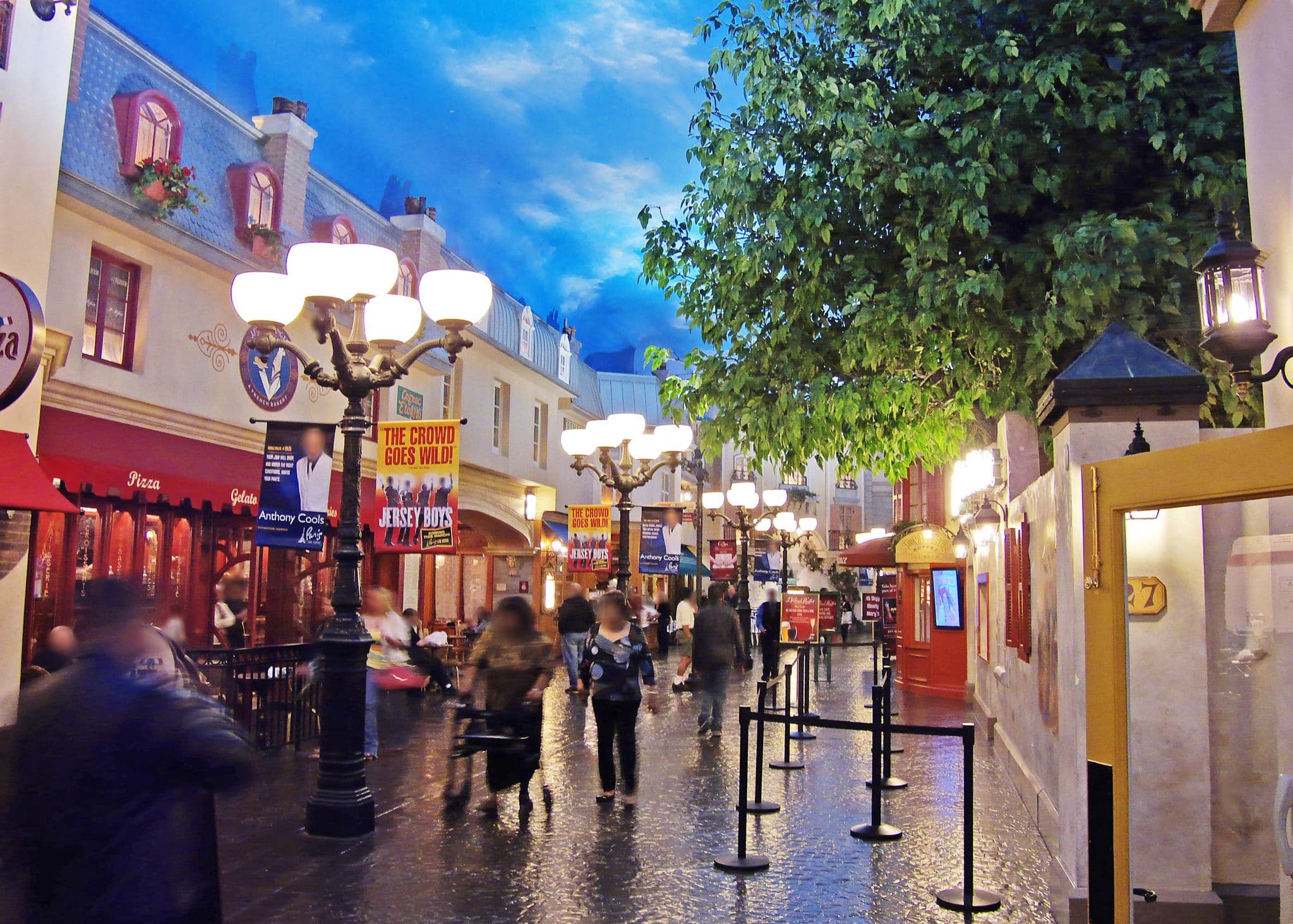 Street view near Soleil Las Vegas Pool, Paradise — © coljay72 (CC BY-SA · Mapillary)