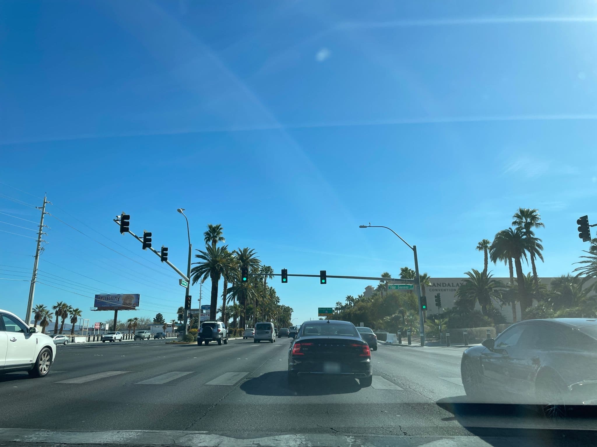 Street view near Mandalay Bay Room 4229, Paradise — © matsayz (CC BY-SA · Mapillary)
