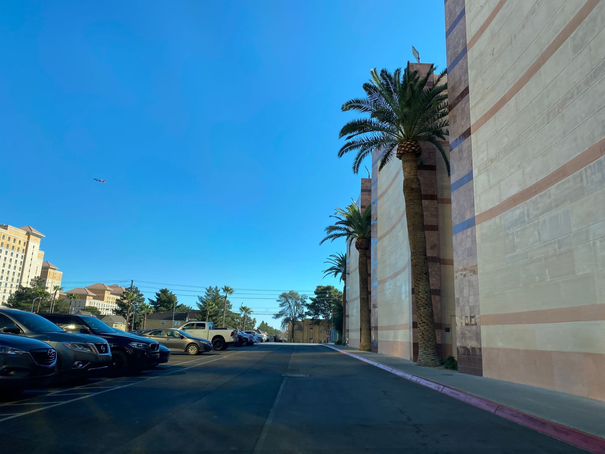 Street view near THEhotel Room 6080, Paradise — © matsayz (CC BY-SA · Mapillary)