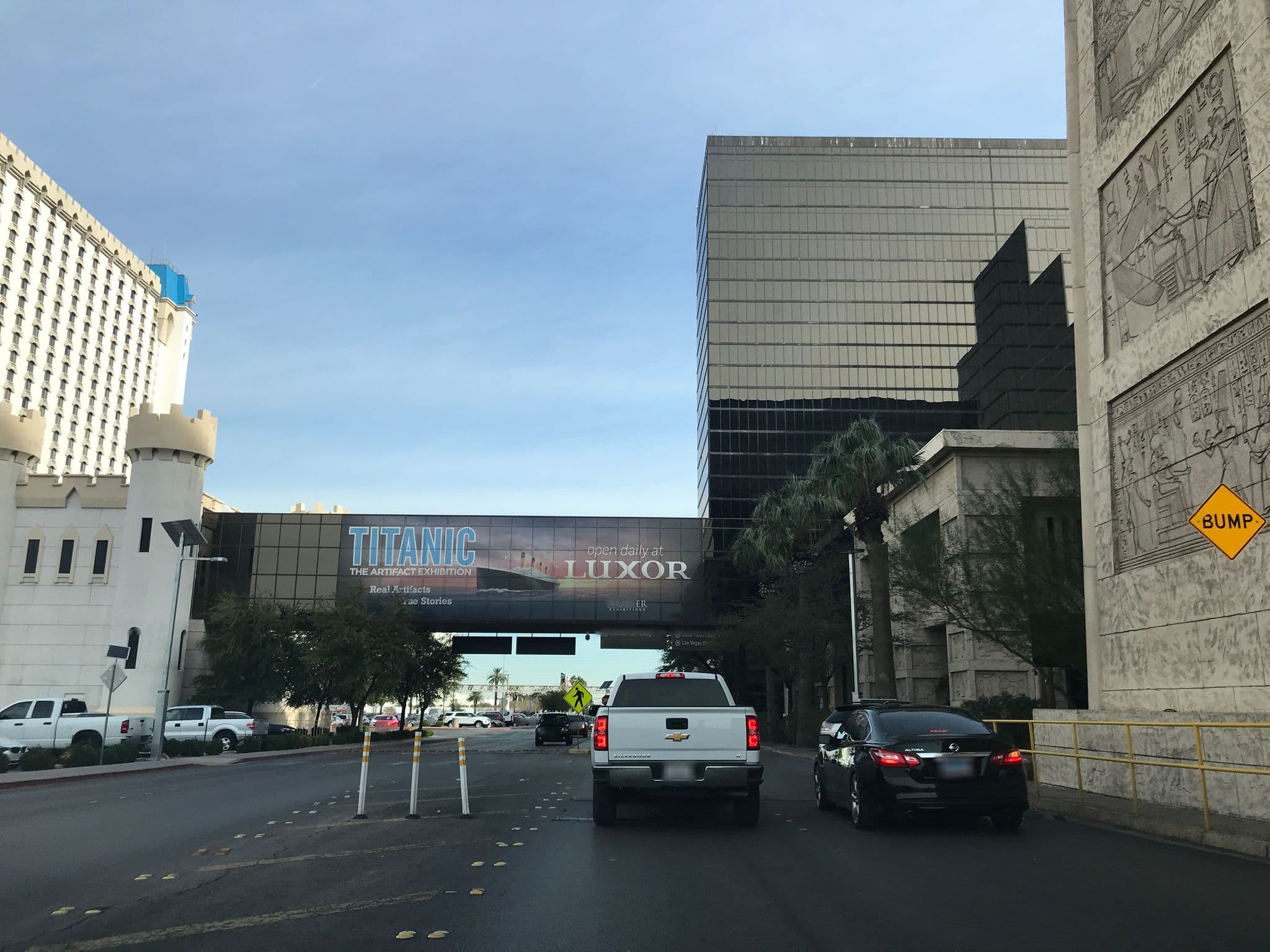 Street view near luxor room 1069 and 1070, Paradise — © amandamims (CC BY-SA · Mapillary)