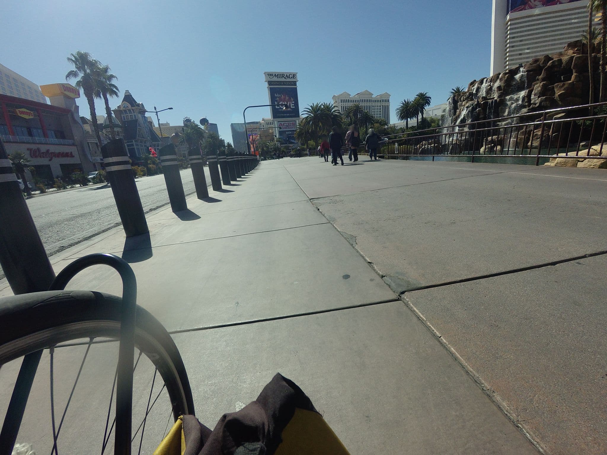 Street view near Venezia Front Desk, Paradise — © hshearer (CC BY-SA · Mapillary)