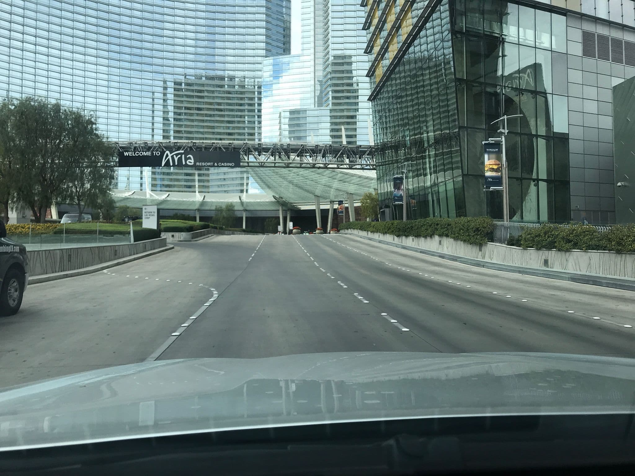 Street view near Veer Towers, Paradise — © mkhoward9 (CC BY-SA · Mapillary)