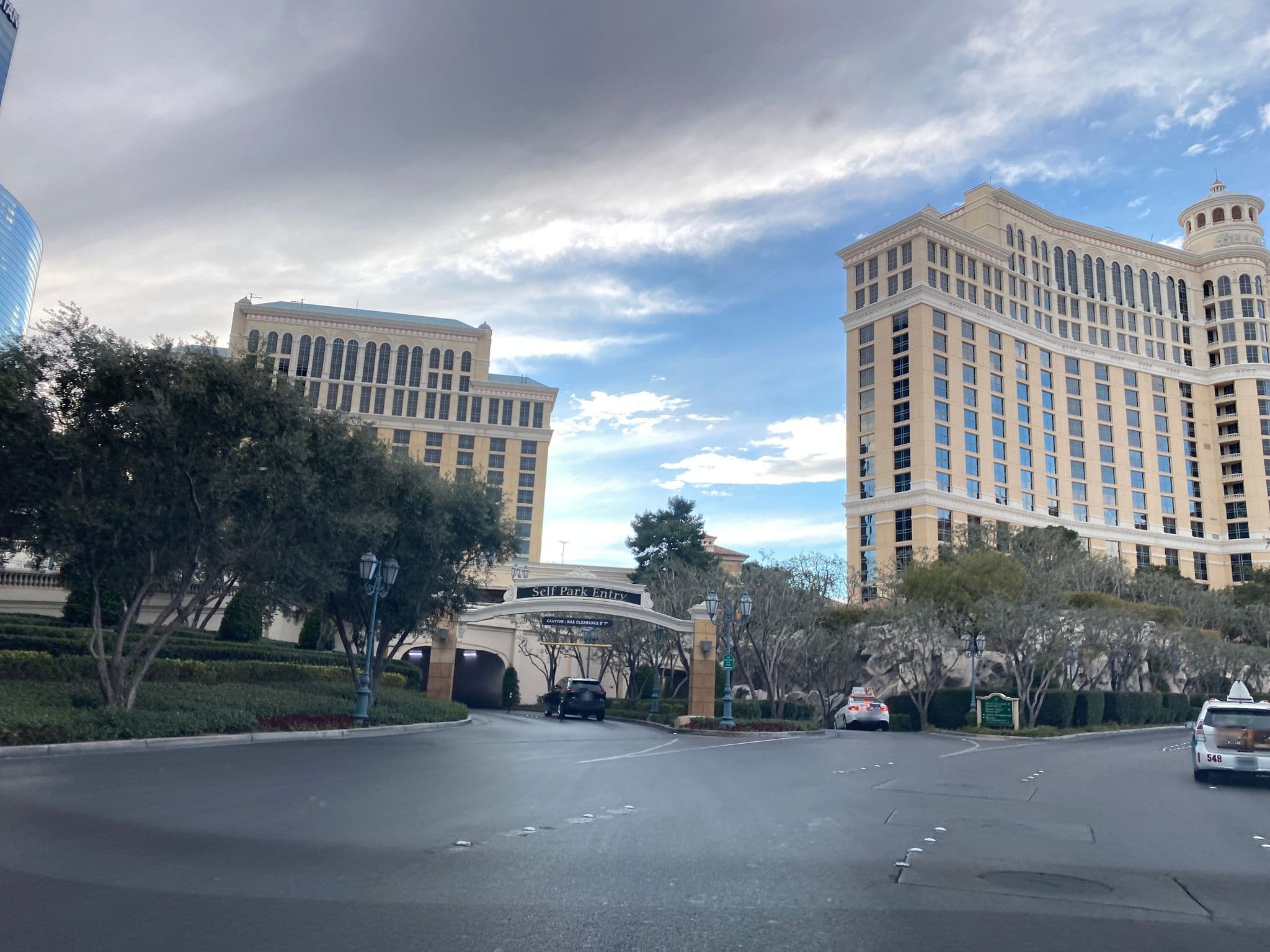 Street view near Sexy Room: Balcony Fountain View Edition, Paradise — © matsayz (CC BY-SA · Mapillary)