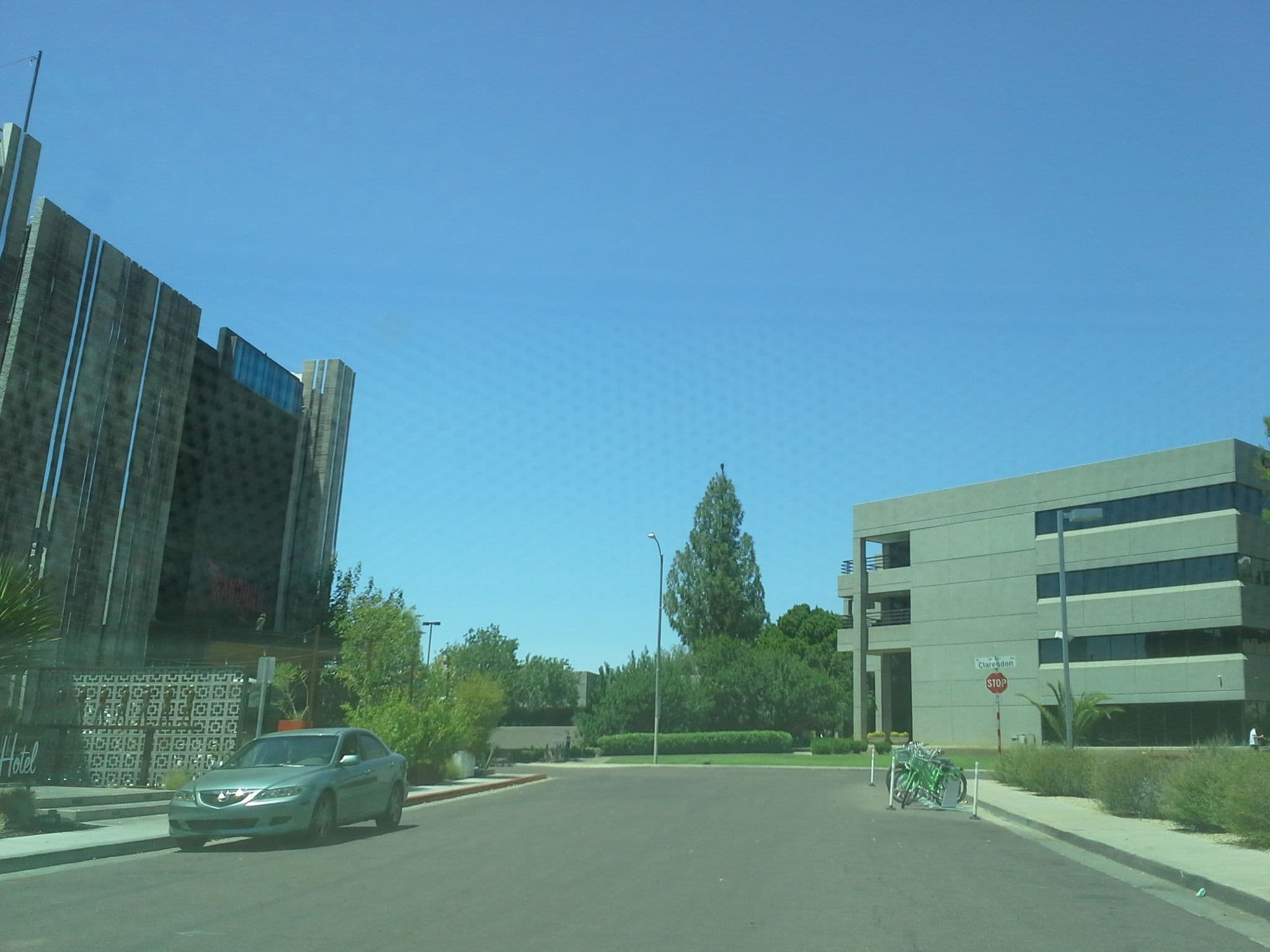 Street view near Clarendon Hotel, Encanto — © drkludge (CC BY-SA · Mapillary)