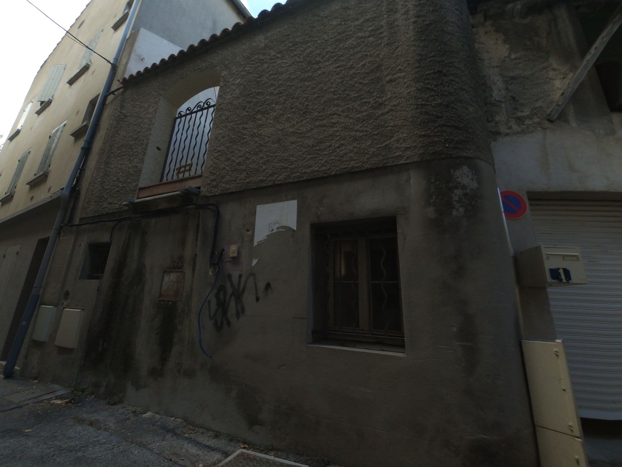 Street view near L'Auberge Saint-Rémy-de-Provence, Saint-Rémy-de-Provence — © balooval (CC BY-SA · Mapillary)