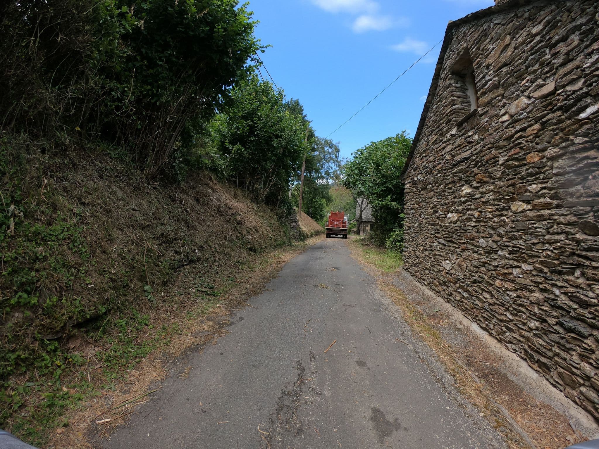 Street view near Gîte d'étape La Tramontane, Saint-Jean-du-Gard — © joostjakob (CC BY-SA · Mapillary)