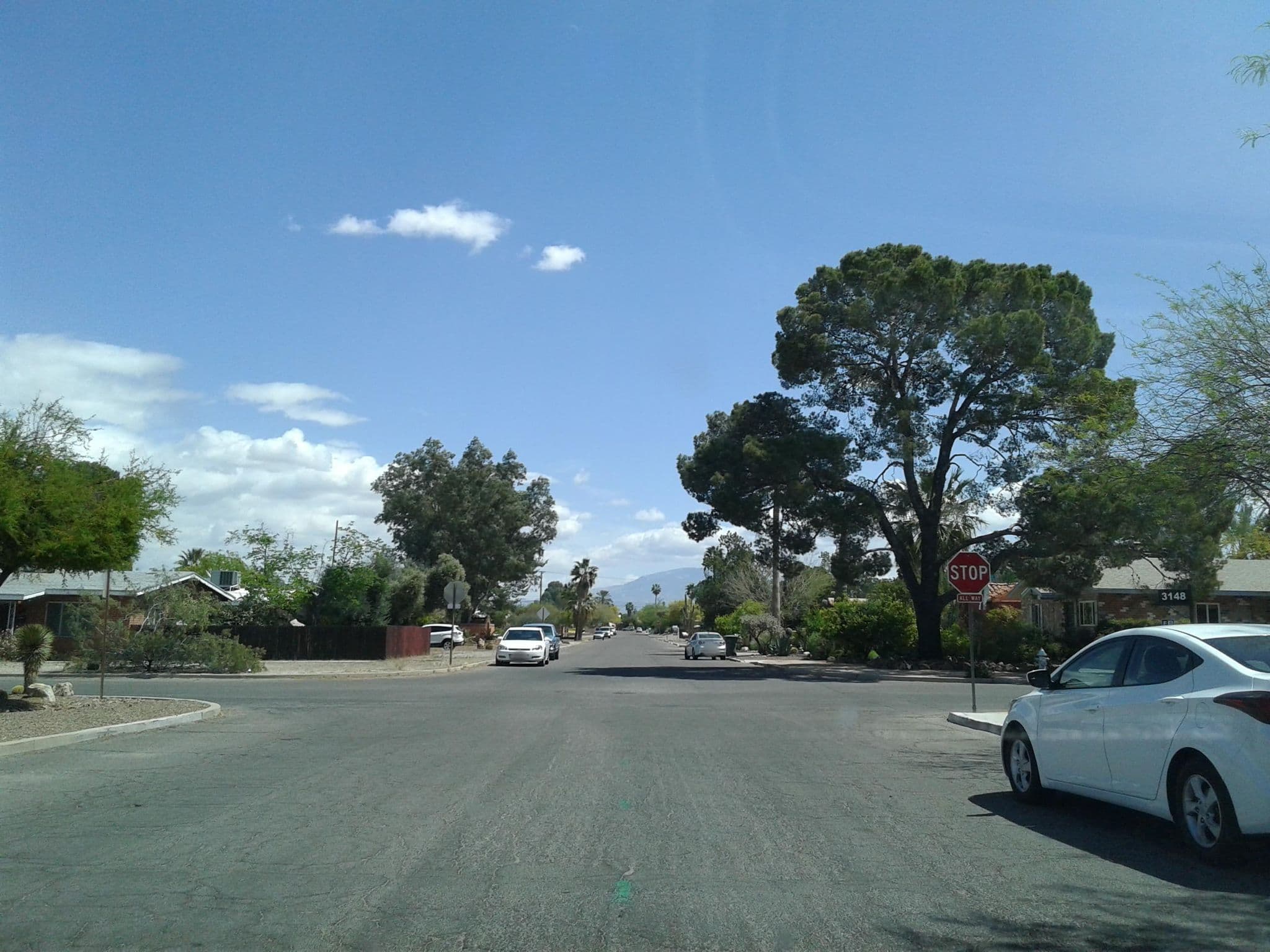 Street view near Consulado General De El Salvador, Tucson — © drkludge (CC BY-SA · Mapillary)