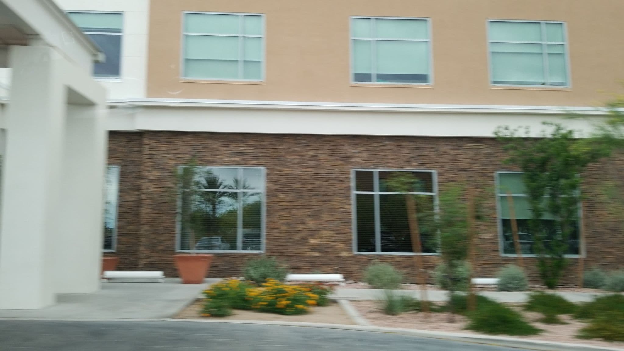 Street view near Choice Hotels, Deer Valley — © drkludge (CC BY-SA · Mapillary)