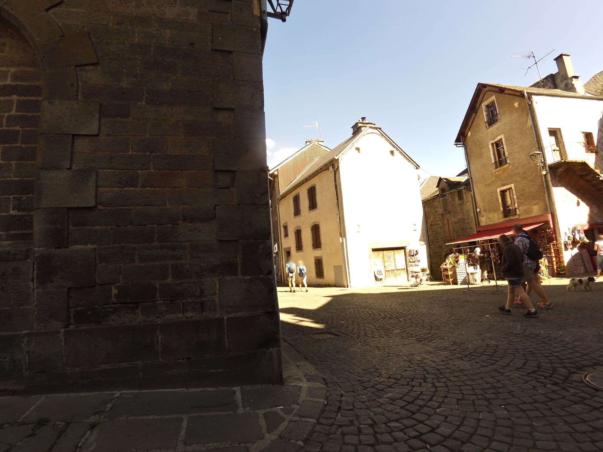 Street view near Le Sancy, Besse-et-Saint-Anastaise — © balooval (CC BY-SA · Mapillary)