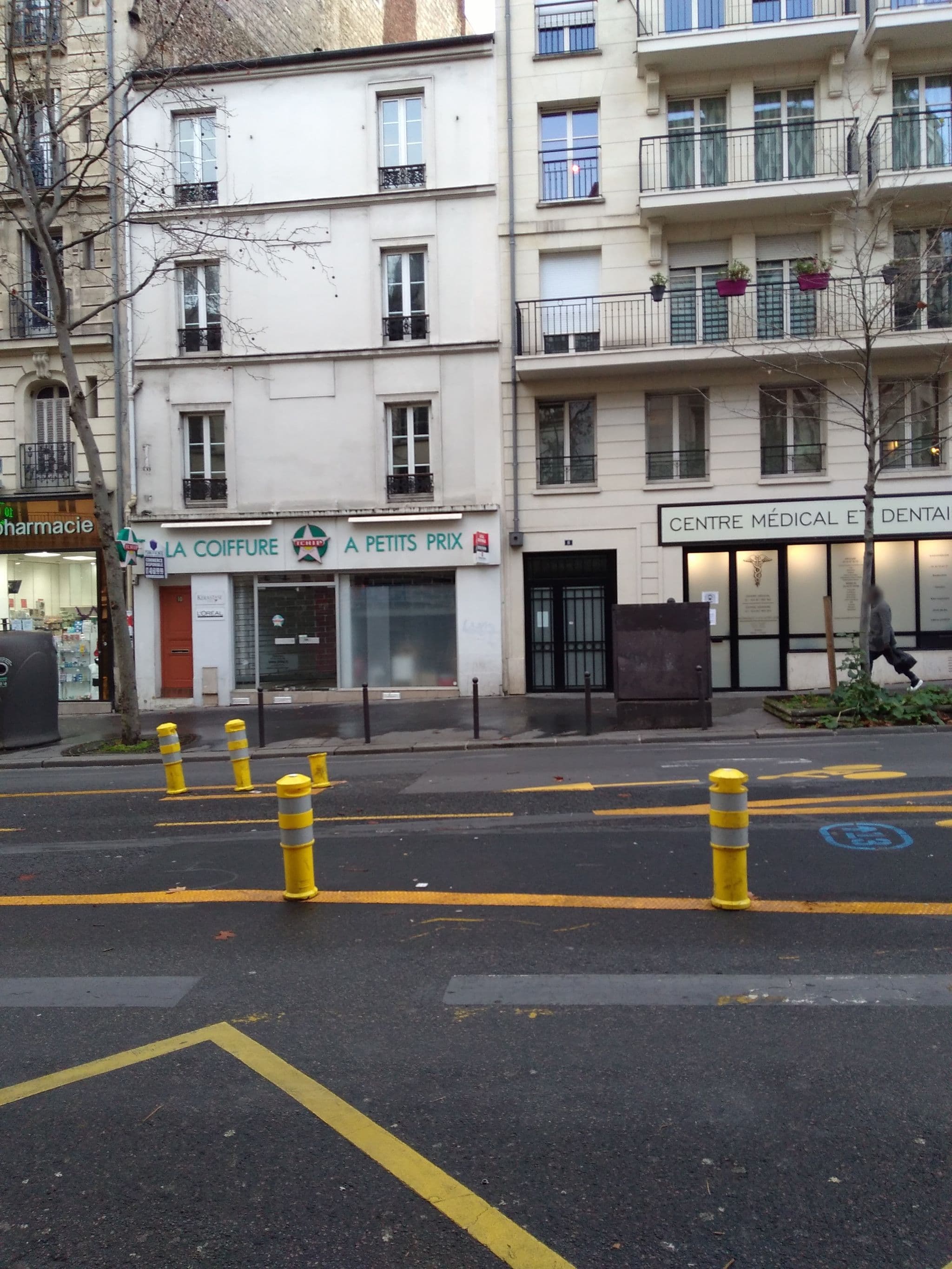 Street view near Hôtel de la Fourche, Paris 17 Batignolles-Monceau — © nlehuby (CC BY-SA · Mapillary)