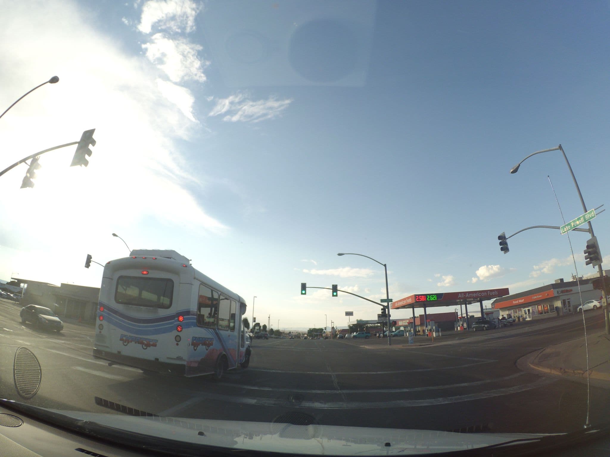 Street view near Rodeway Inn, Page — © canadarunner (CC BY-SA · Mapillary)