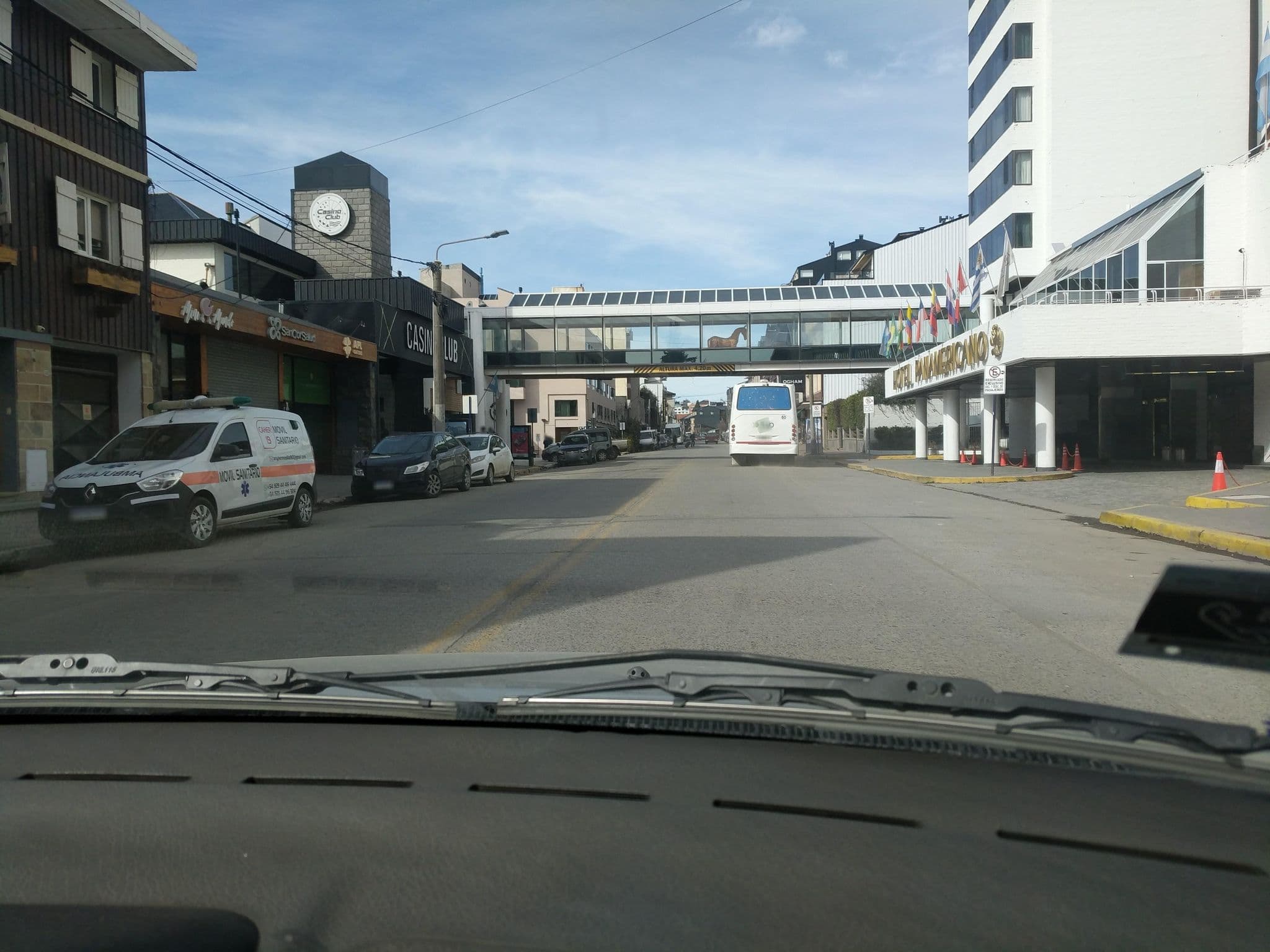 Street view near Hostel Los Troncos, San Carlos de Bariloche — © zentown (CC BY-SA · Mapillary)