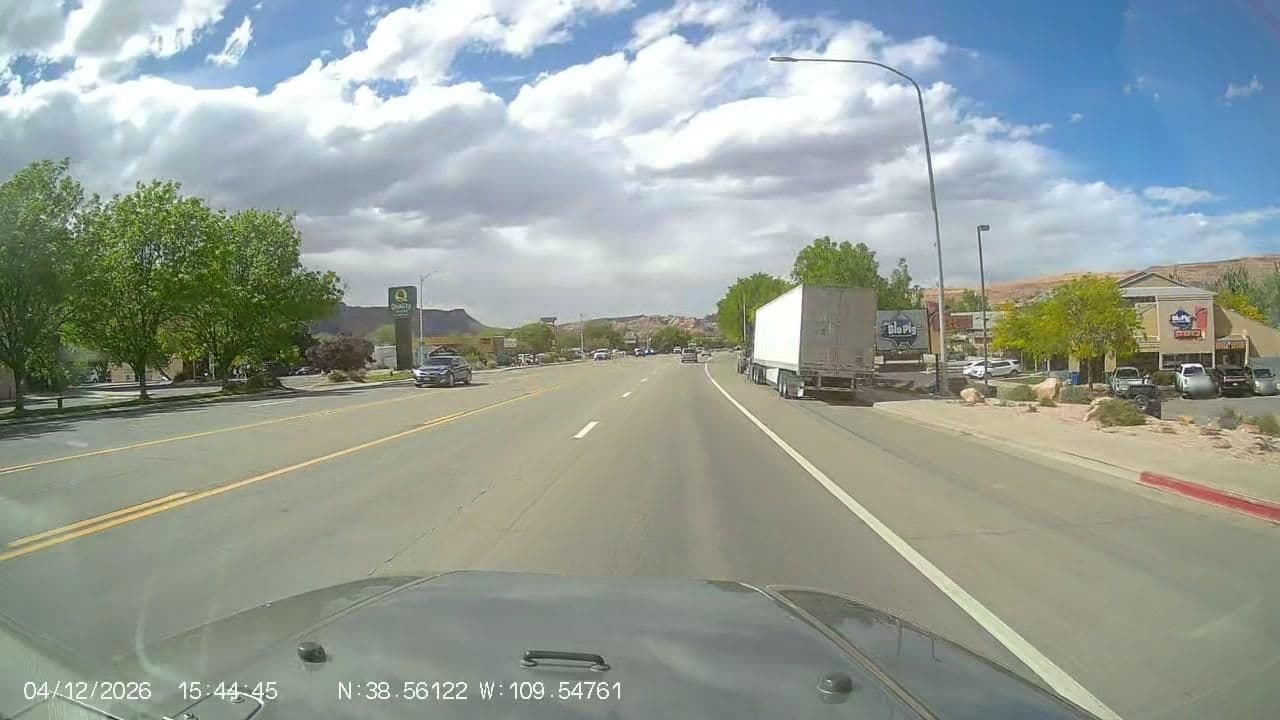 Street view near I Love Waffles, Moab — © b1tw153 (CC BY-SA · Mapillary)