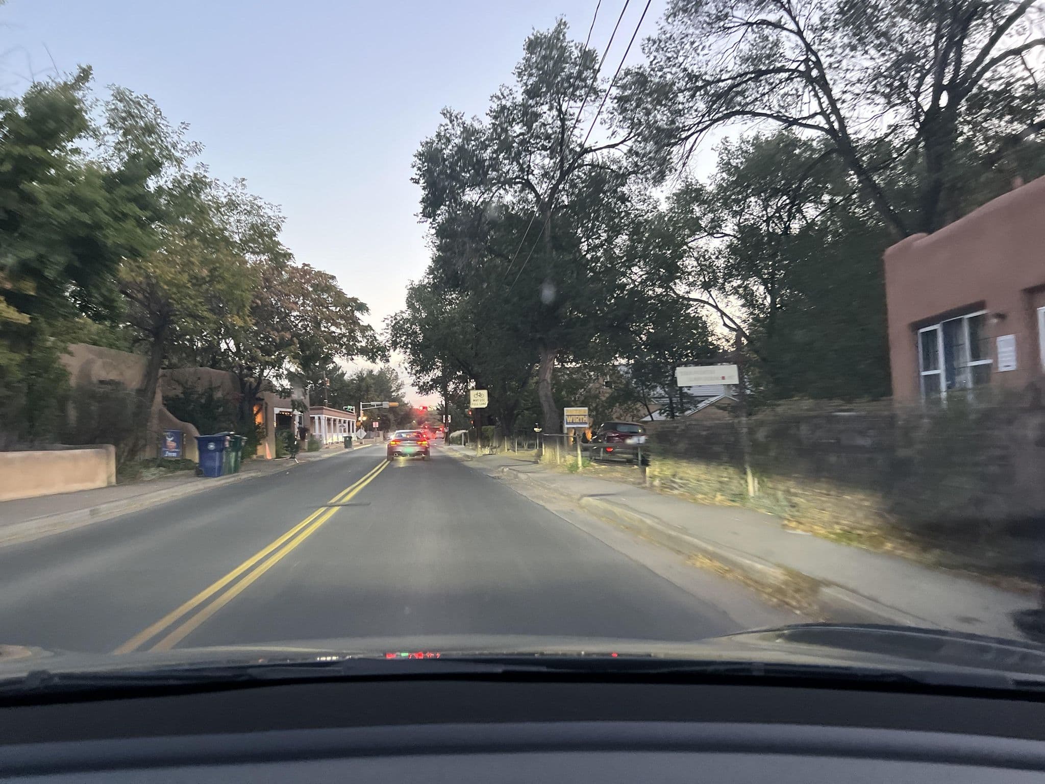 Street view near La Casa De Suerte, Santa Fe — © whitecotton (CC BY-SA · Mapillary)