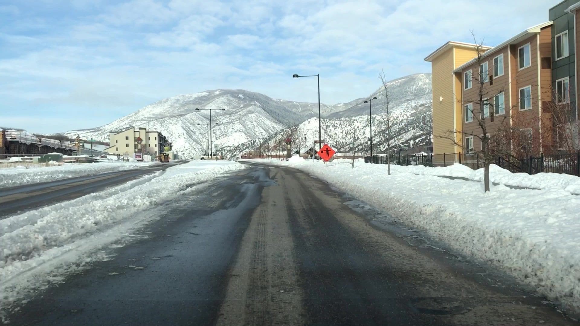 Street view near Residence Inn Glenwood Springs, Glenwood Springs — © lvl5 (CC BY-SA · Mapillary)