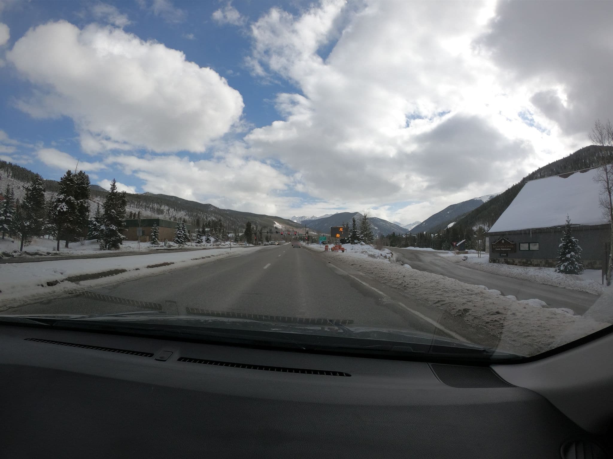 Street view near Forest Condominiums, Silverthorne — © toebee (CC BY-SA · Mapillary)