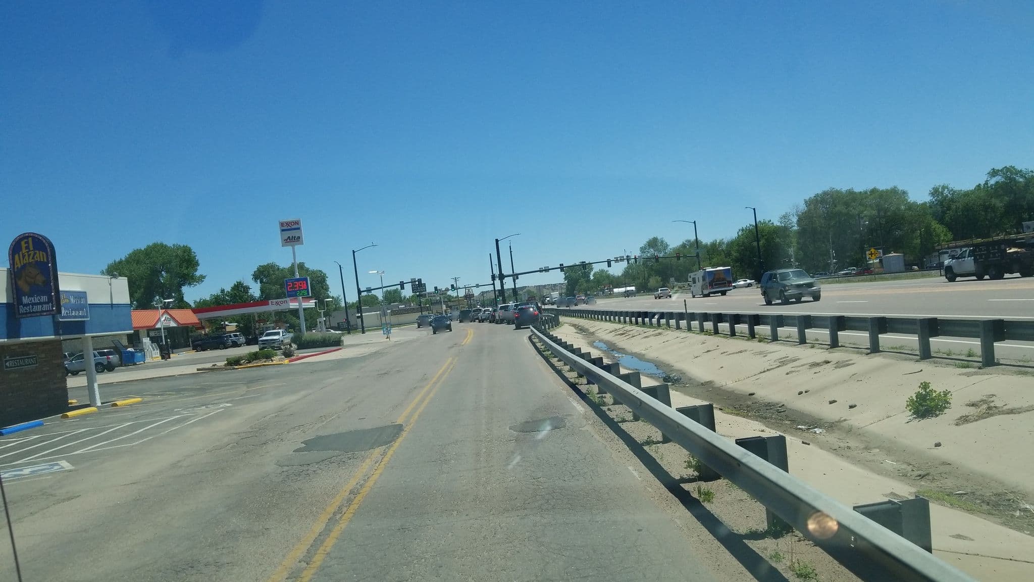 Street view near Motel 6, Cañon City — © jbthemilker (CC BY-SA · Mapillary)