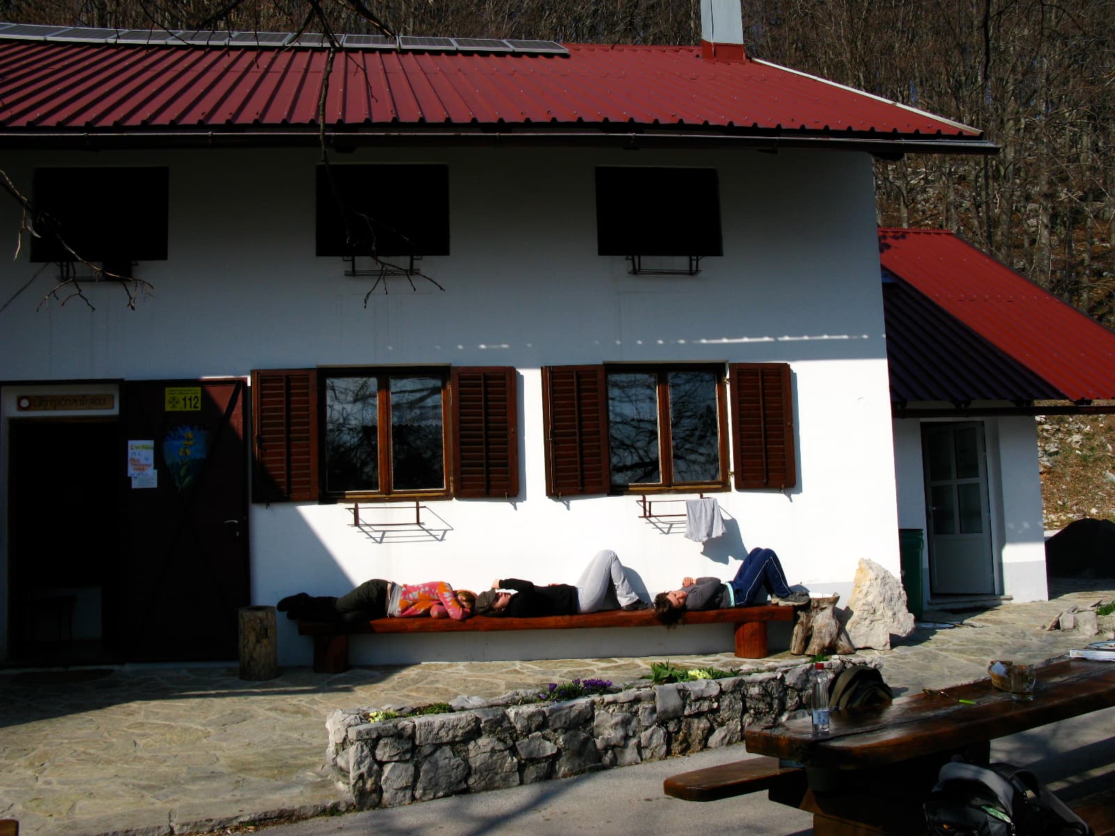 Koča Antona Bavčerja na Čavnu (via Wikimedia Commons, CC BY 2.0)