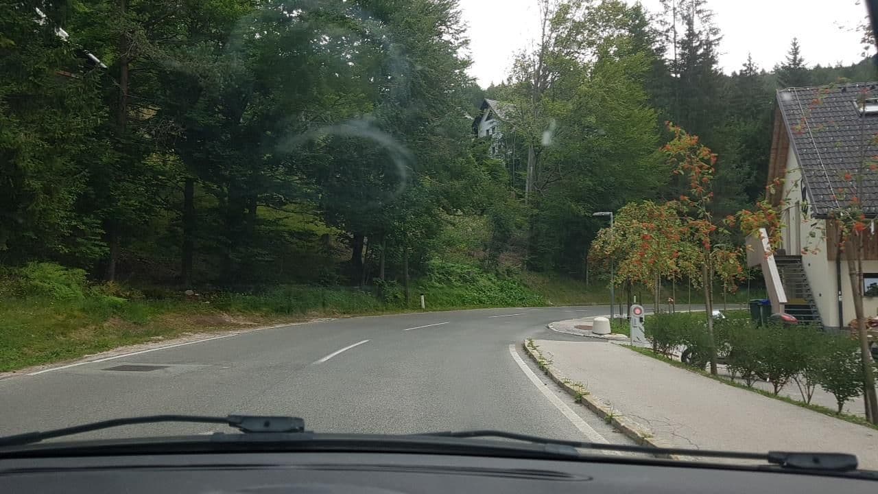Street view near Vila Triglav, Kranjska Gora — © mik007 (CC BY-SA · Mapillary)