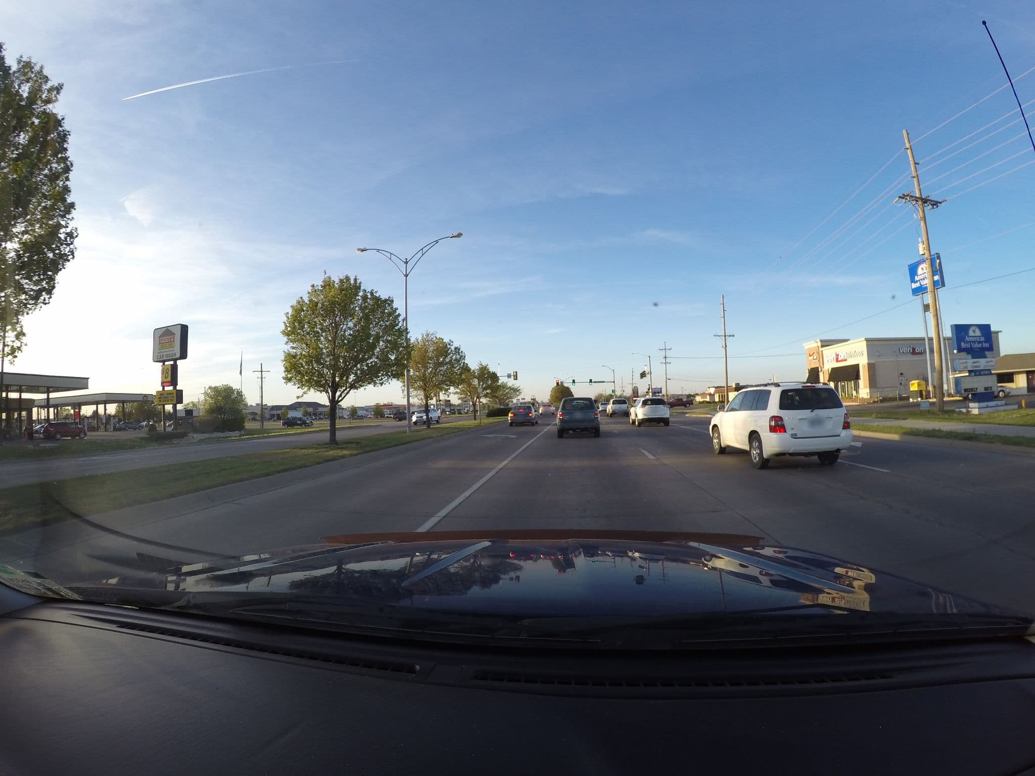 Street view near Americas Best Value Inn Salina, Salina — © toebee (CC BY-SA · Mapillary)