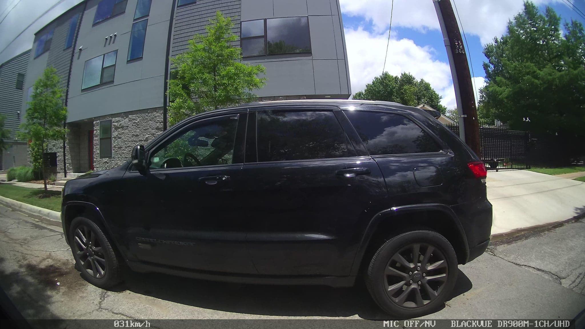 Street view near Bishop’s Paradise, Dallas — © kaart_1 (CC BY-SA · Mapillary)