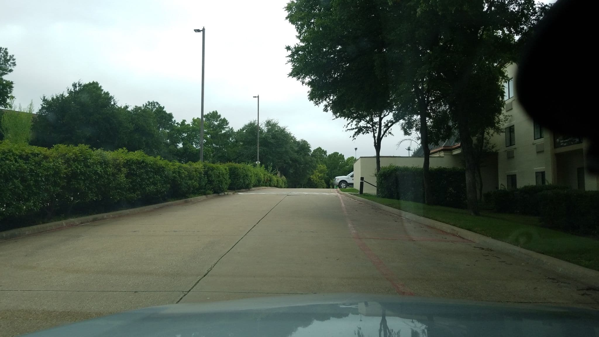 Street view near Wyndam Las Colinas, Irving — © charlie7842 (CC BY-SA · Mapillary)