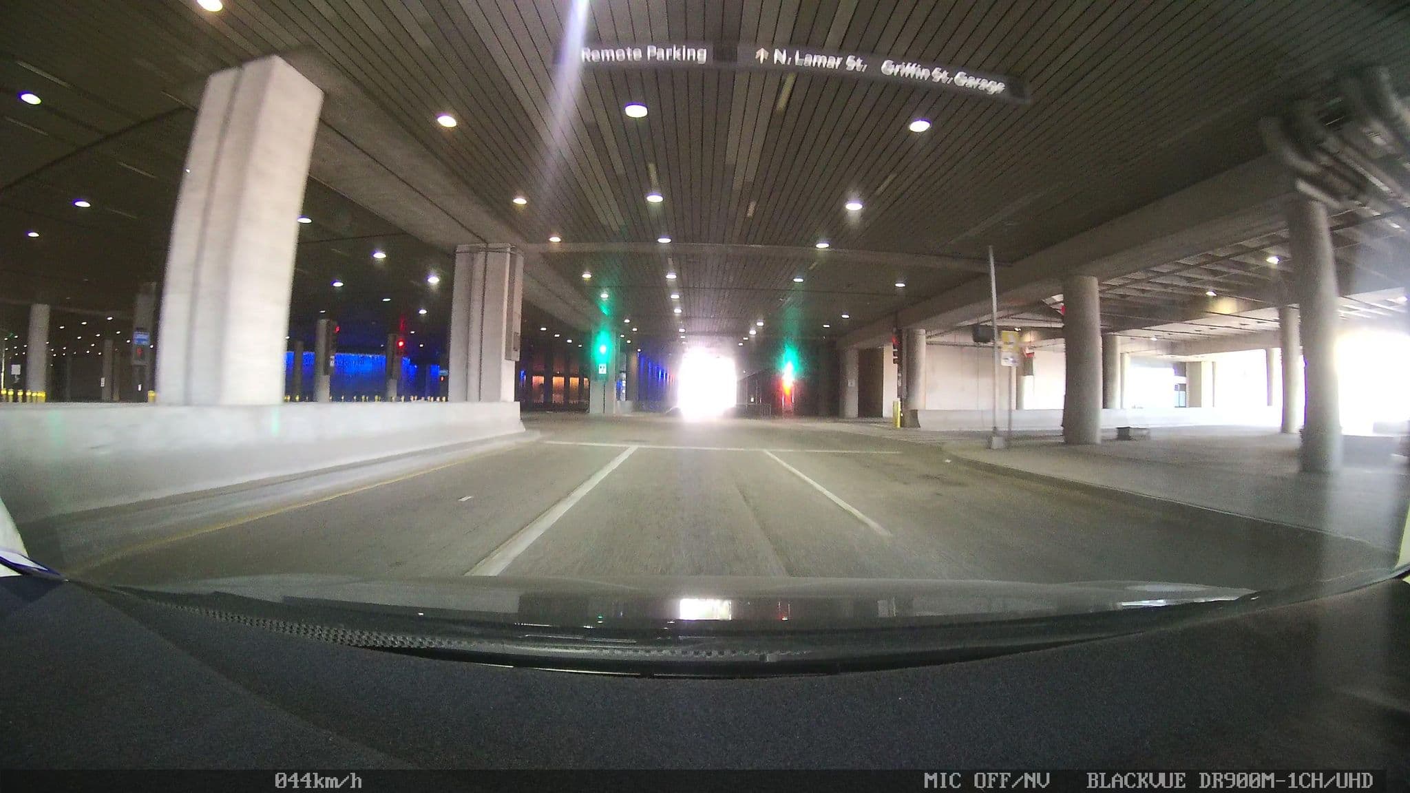 Street view near Dallas Traders Expo Hyatt Regency, Dallas — © ediyesss (CC BY-SA · Mapillary)
