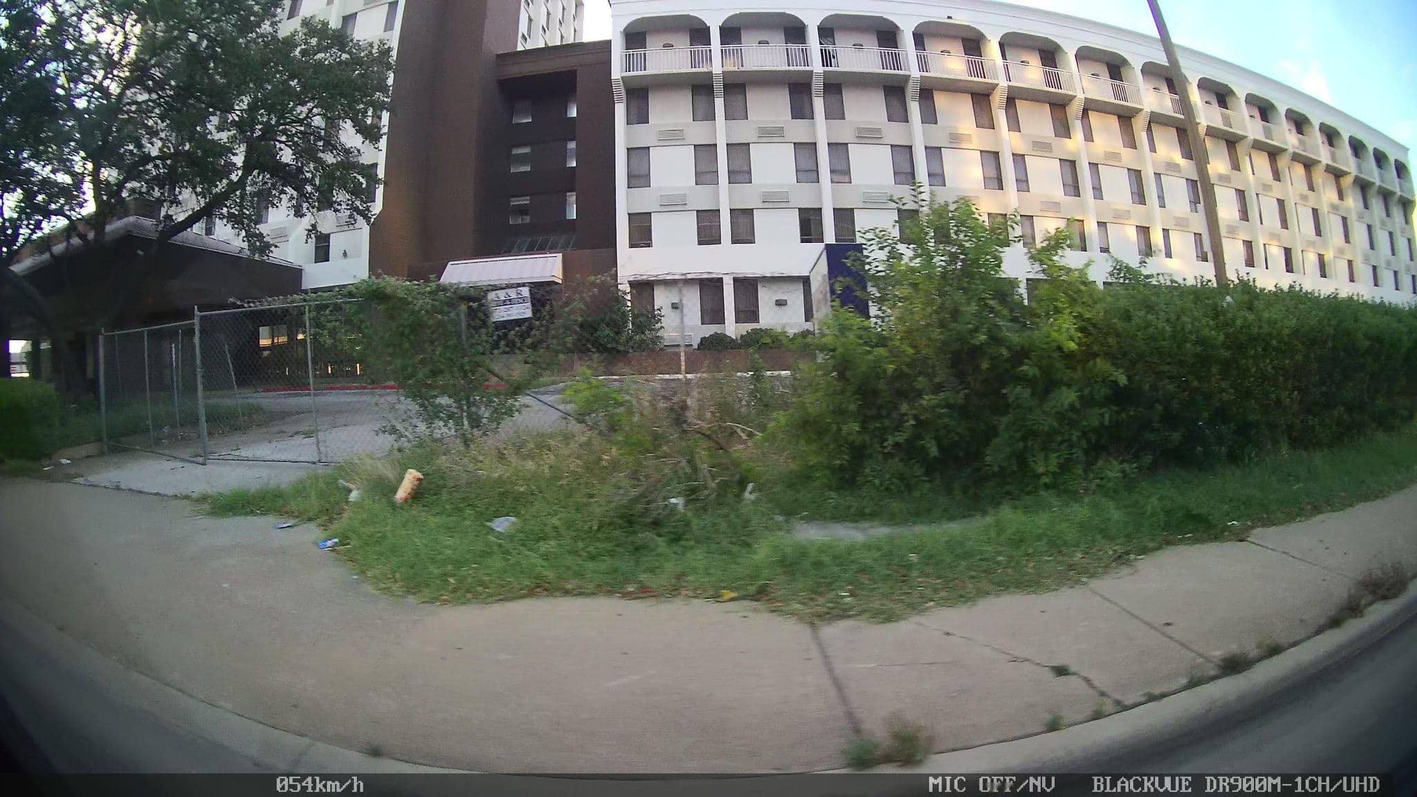 Street view near Radisson Hotels & Suites, Dallas — © kaart_1 (CC BY-SA · Mapillary)