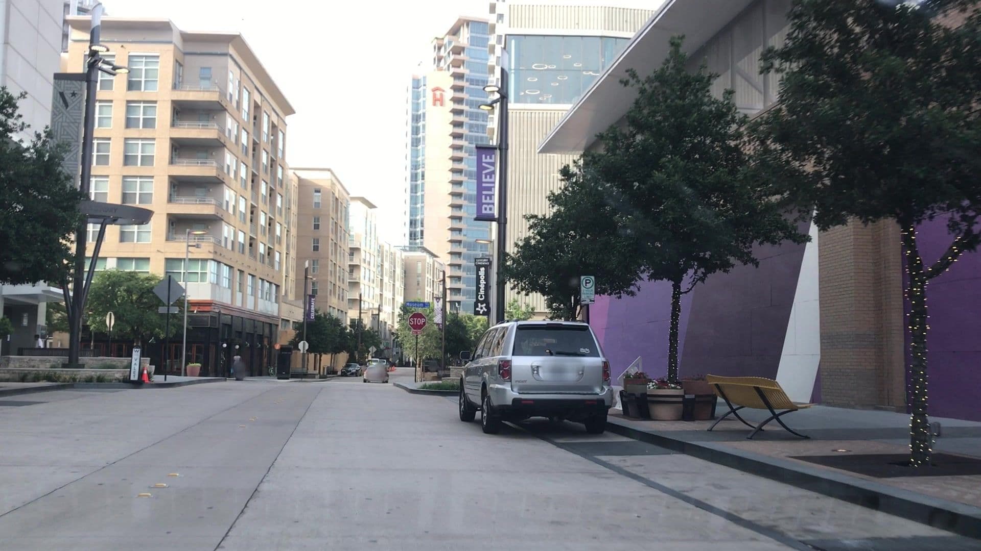 Street view near W South Tower Wet Deck, Dallas — © lvl5 (CC BY-SA · Mapillary)