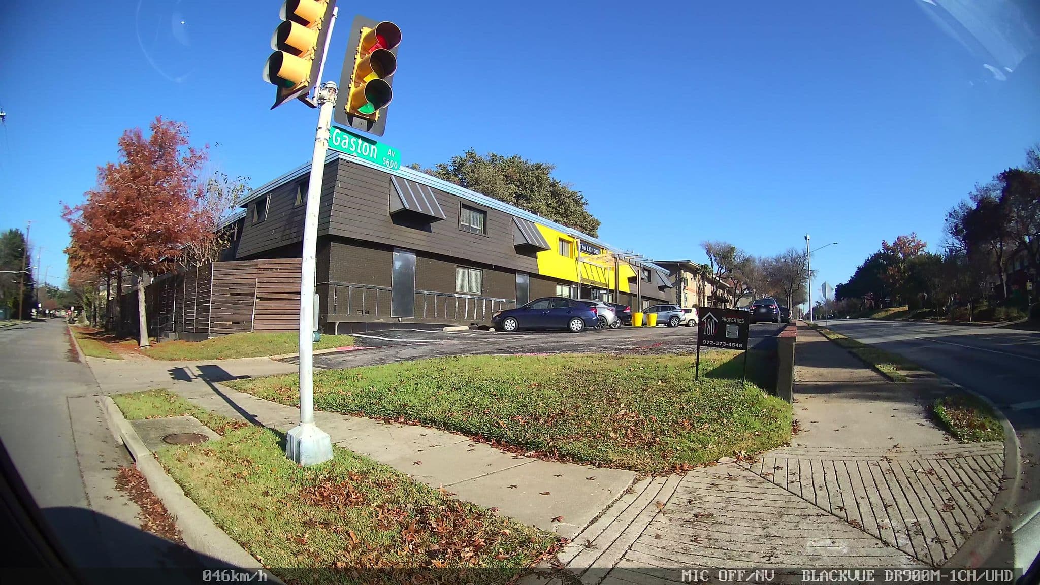 Street view near Hamstead, Dallas — © karitotp (CC BY-SA · Mapillary)