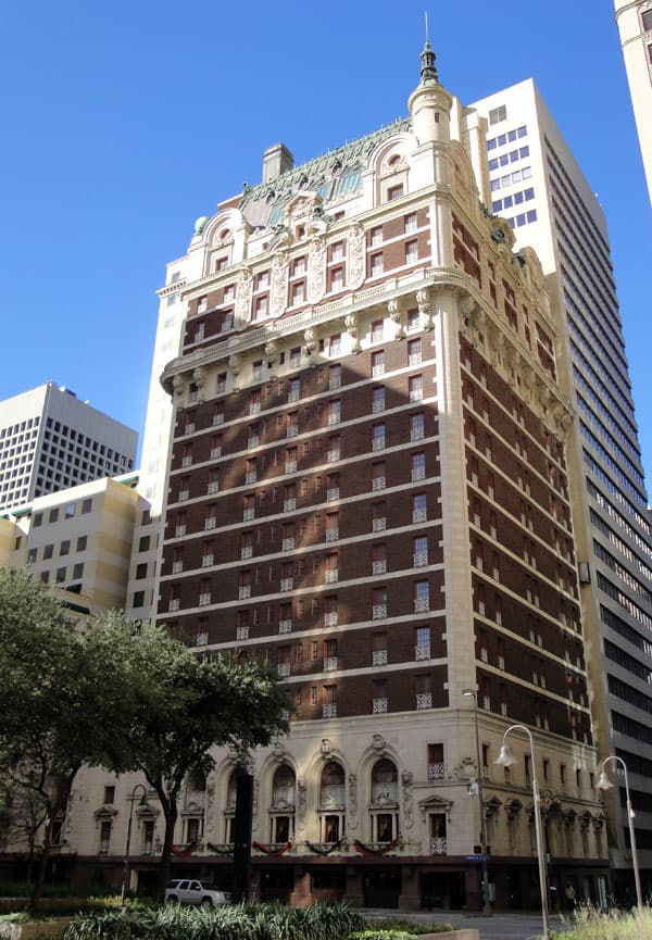 The Adolphus (via Wikimedia Commons, CC BY 3.0)