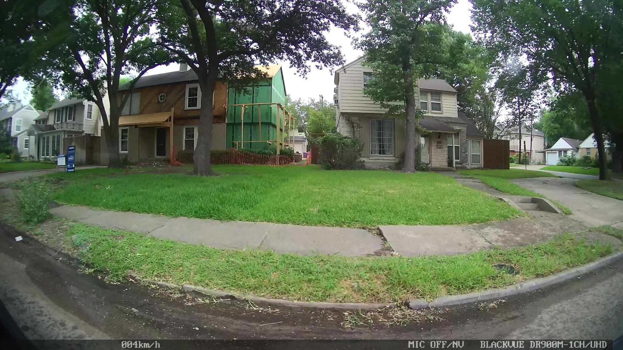 Street view near Fergus Bed & Breakfast, Dallas — © kaart_2 (CC BY-SA · Mapillary)